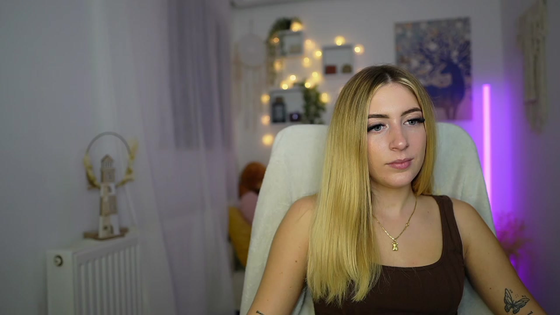 Gallery image thumbnail from Tina_Nappi18's myfreecams stream on, 10/21/2023, 18:27 image 14 of 20