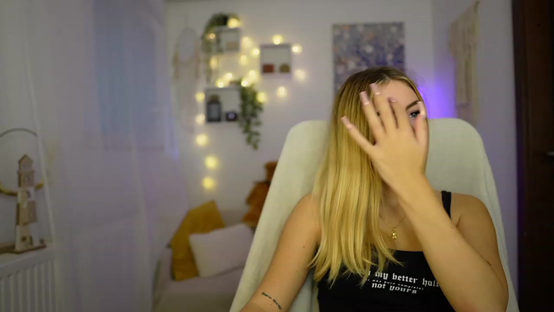 Gallery image thumbnail from Tina_Nappi18's myfreecams stream on, 10/23/2023, 15:07 image 20 of 20