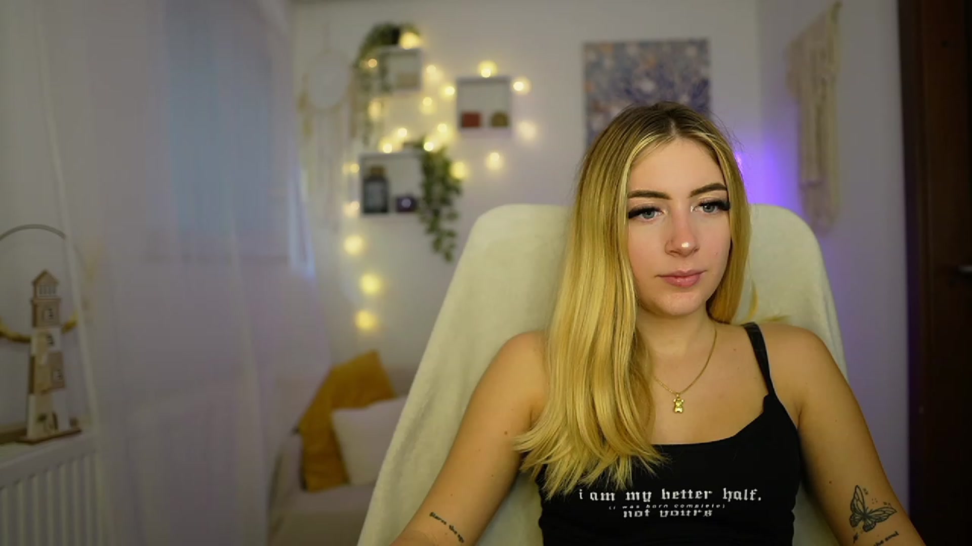 Gallery image thumbnail from Tina_Nappi18's myfreecams stream on, 10/23/2023, 15:07 image 8 of 20