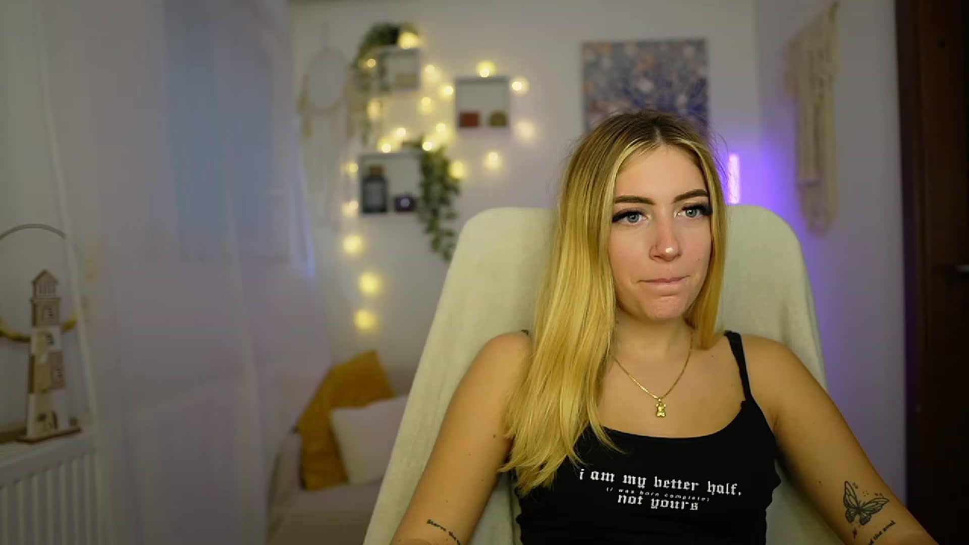 Gallery image thumbnail from Tina_Nappi18's myfreecams stream on, 10/23/2023, 15:07 image 15 of 20