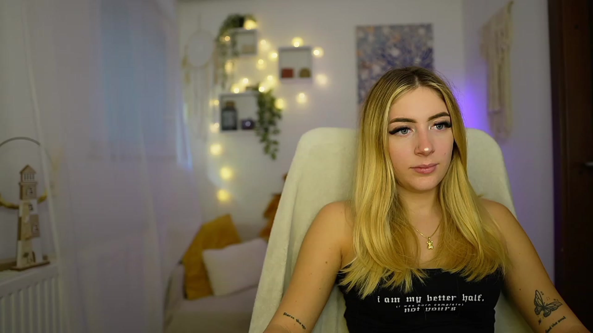 Gallery image thumbnail from Tina_Nappi18's myfreecams stream on, 10/23/2023, 15:07 image 5 of 20