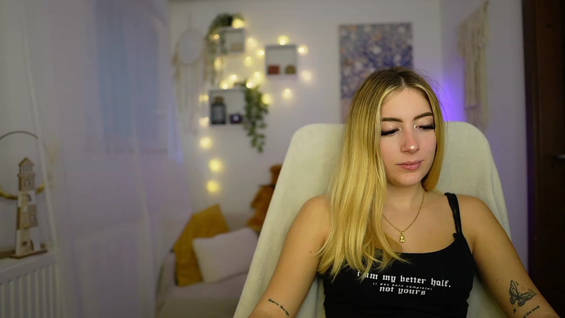 Gallery image thumbnail from Tina_Nappi18's myfreecams stream on, 10/23/2023, 15:07 image 19 of 20