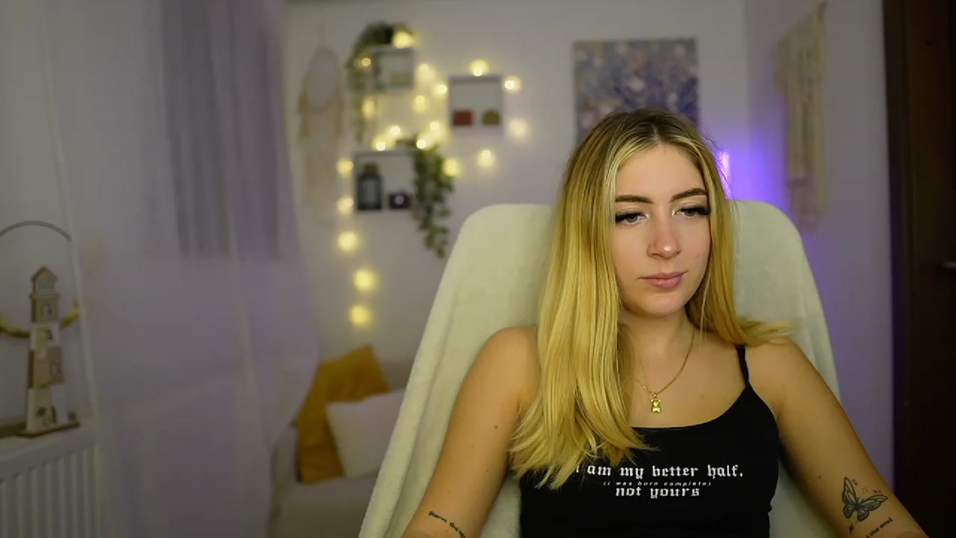 Gallery image thumbnail from Tina_Nappi18's myfreecams stream on, 10/23/2023, 17:32 image 3 of 20