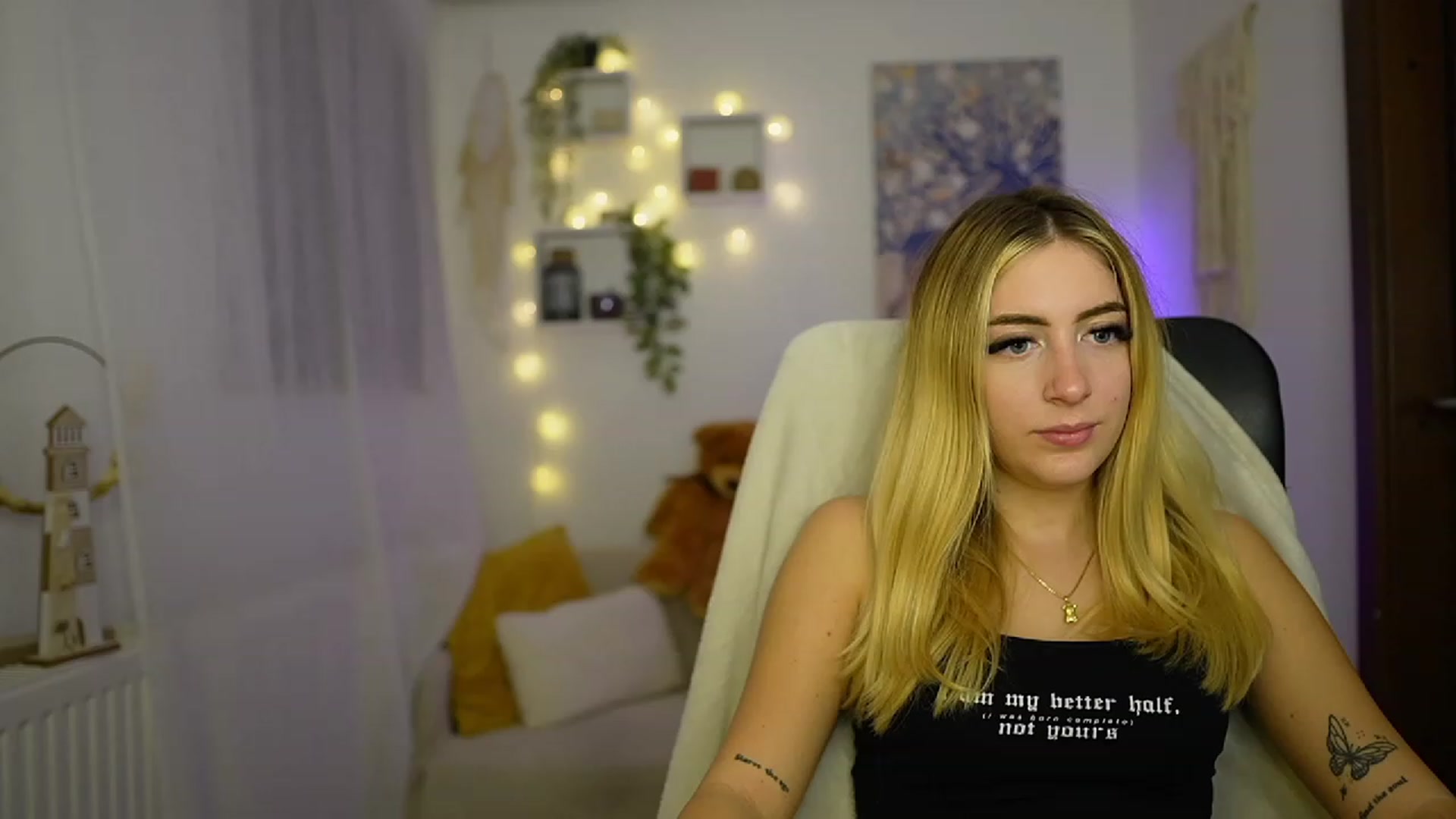 Gallery image thumbnail from Tina_Nappi18's myfreecams stream on, 10/23/2023, 17:32 image 19 of 20