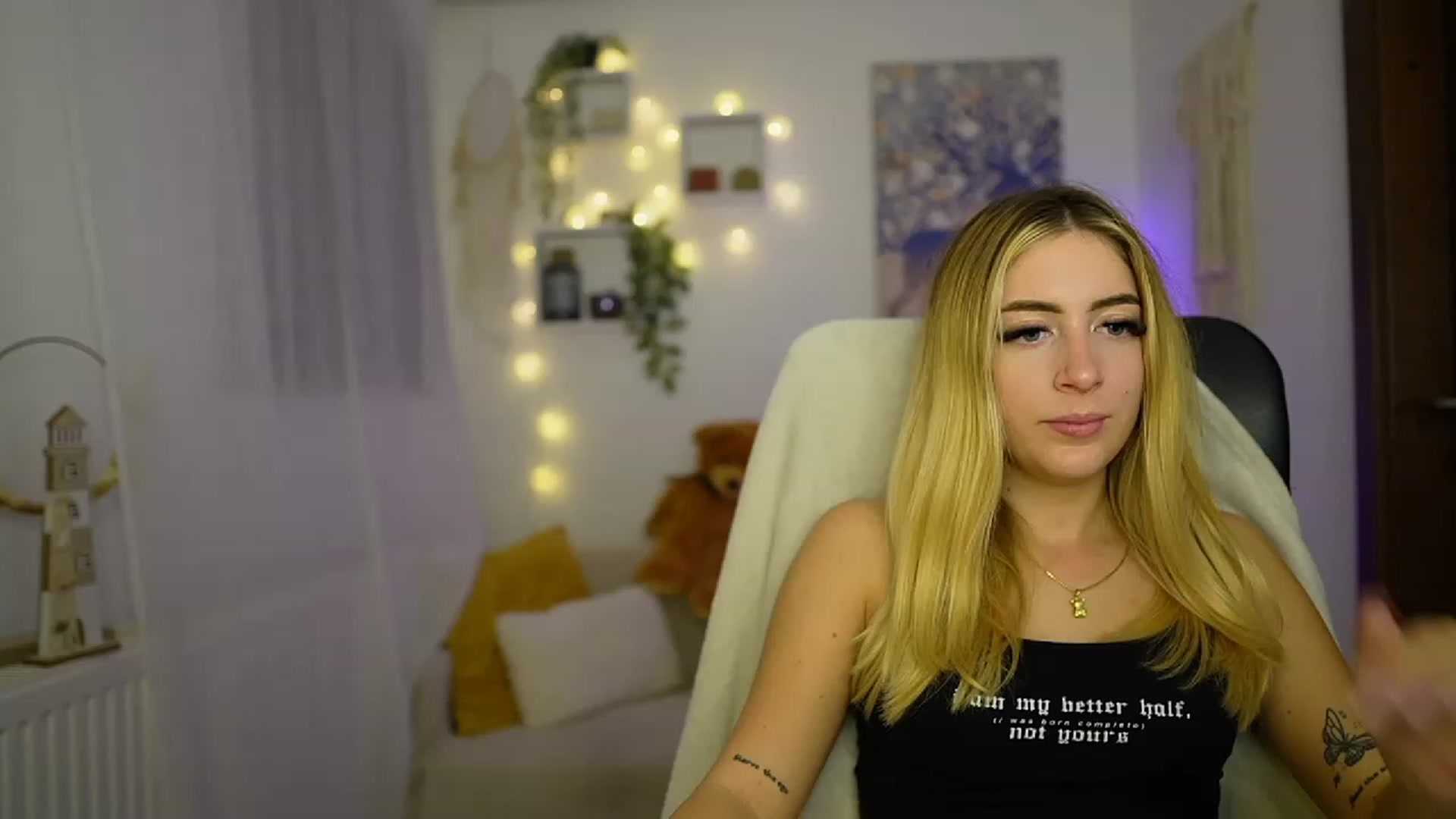 Gallery image thumbnail from Tina_Nappi18's myfreecams stream on, 10/23/2023, 17:32 image 20 of 20