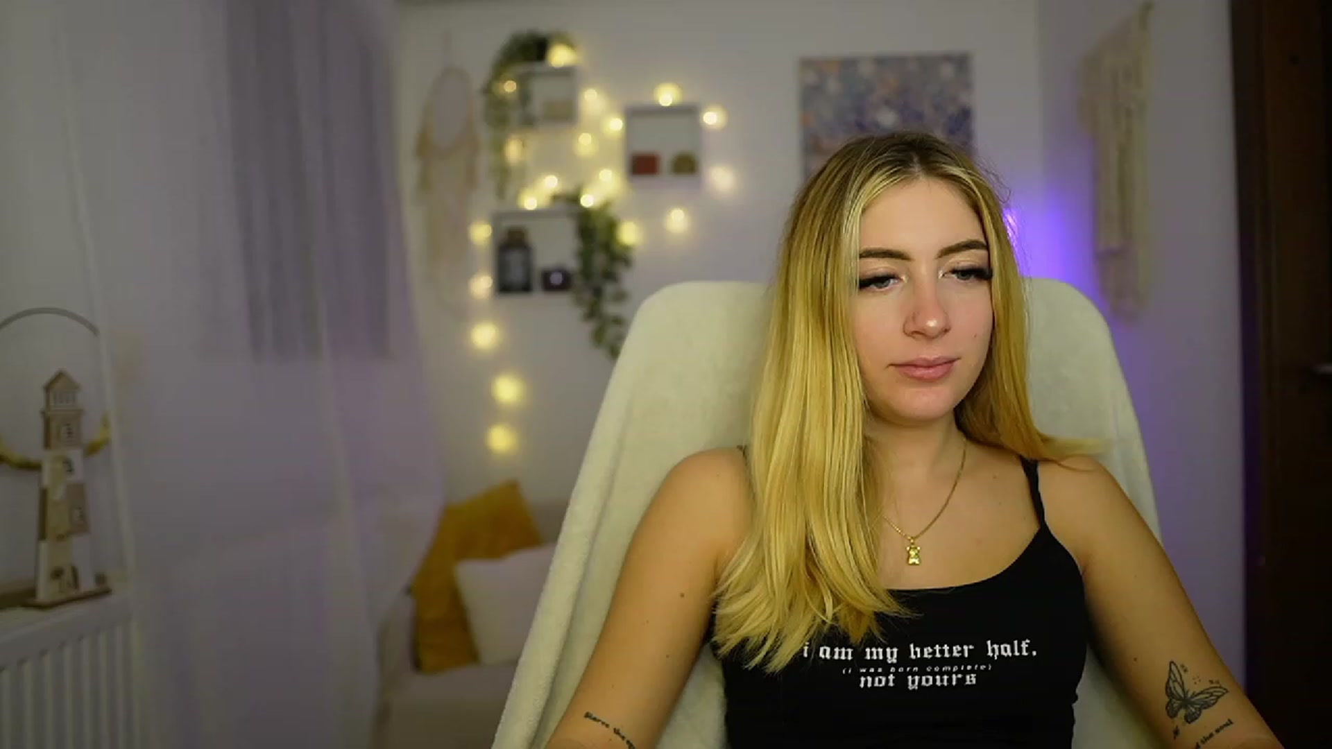 Gallery image thumbnail from Tina_Nappi18's myfreecams stream on, 10/23/2023, 17:32 image 2 of 20