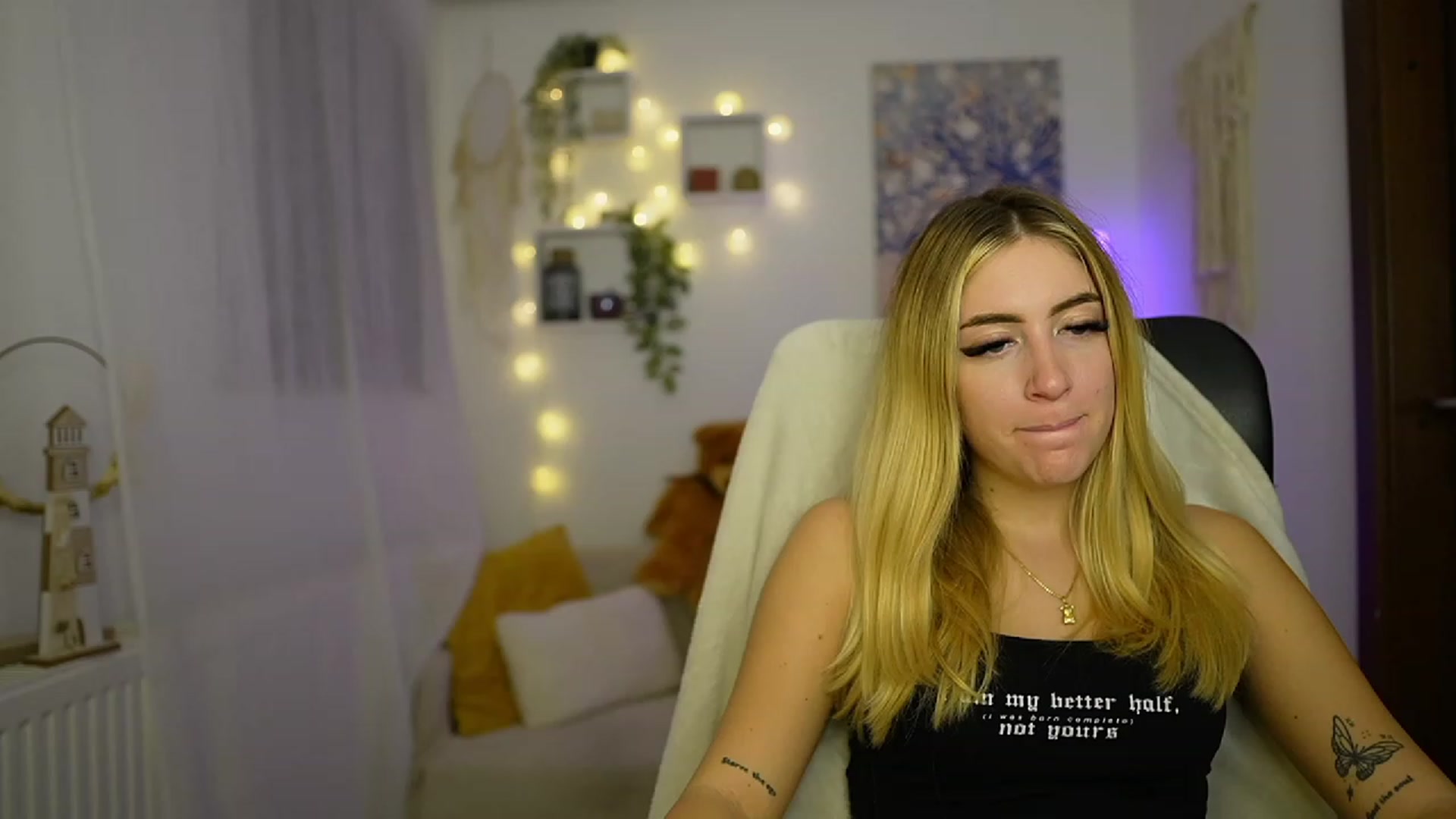 Gallery image thumbnail from Tina_Nappi18's myfreecams stream on, 10/23/2023, 17:32 image 18 of 20