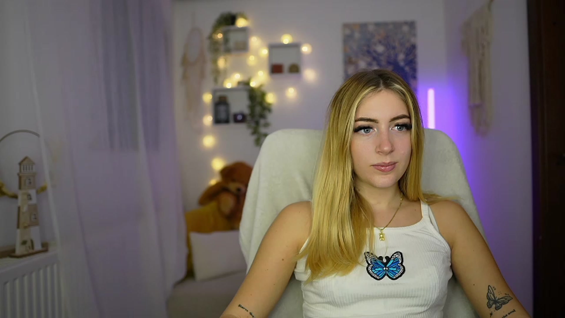 Gallery image thumbnail from Tina_Nappi18's myfreecams stream on, 10/24/2023, 14:18 image 5 of 20
