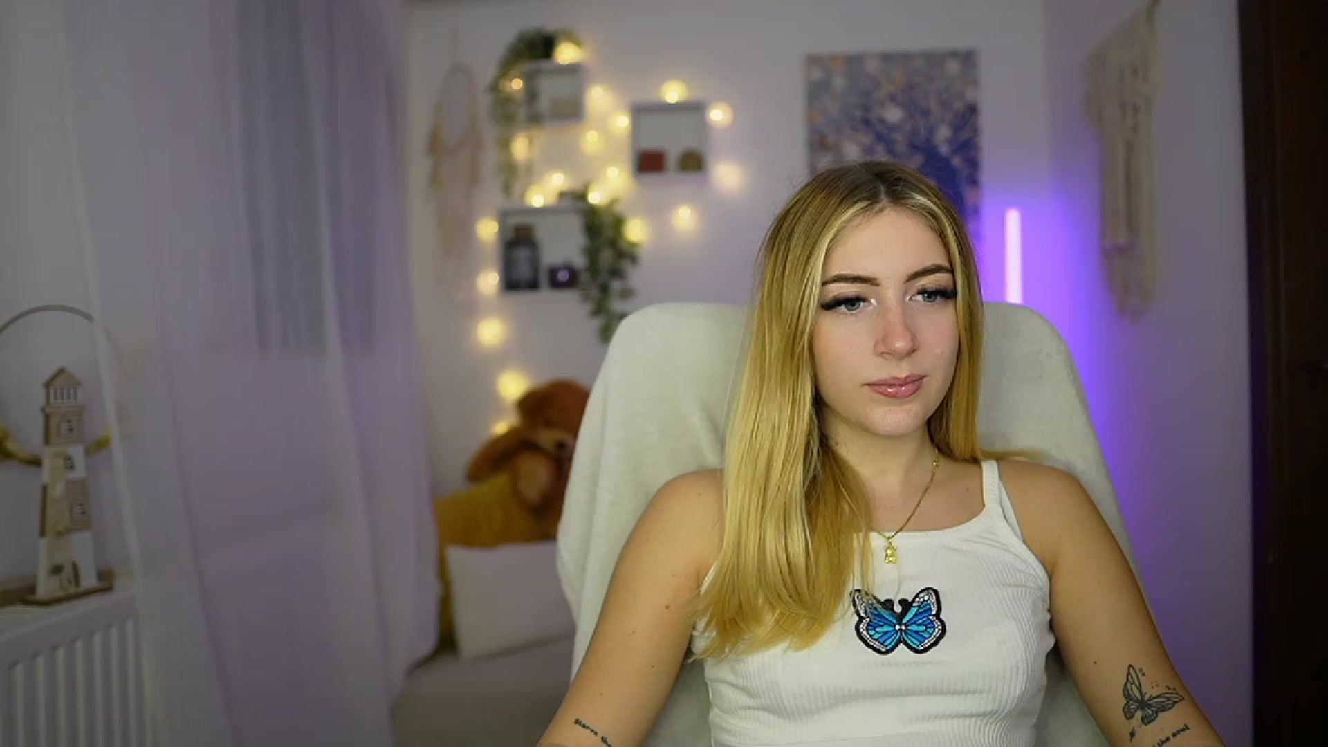 Gallery image thumbnail from Tina_Nappi18's myfreecams stream on, 10/24/2023, 14:18 image 1 of 20