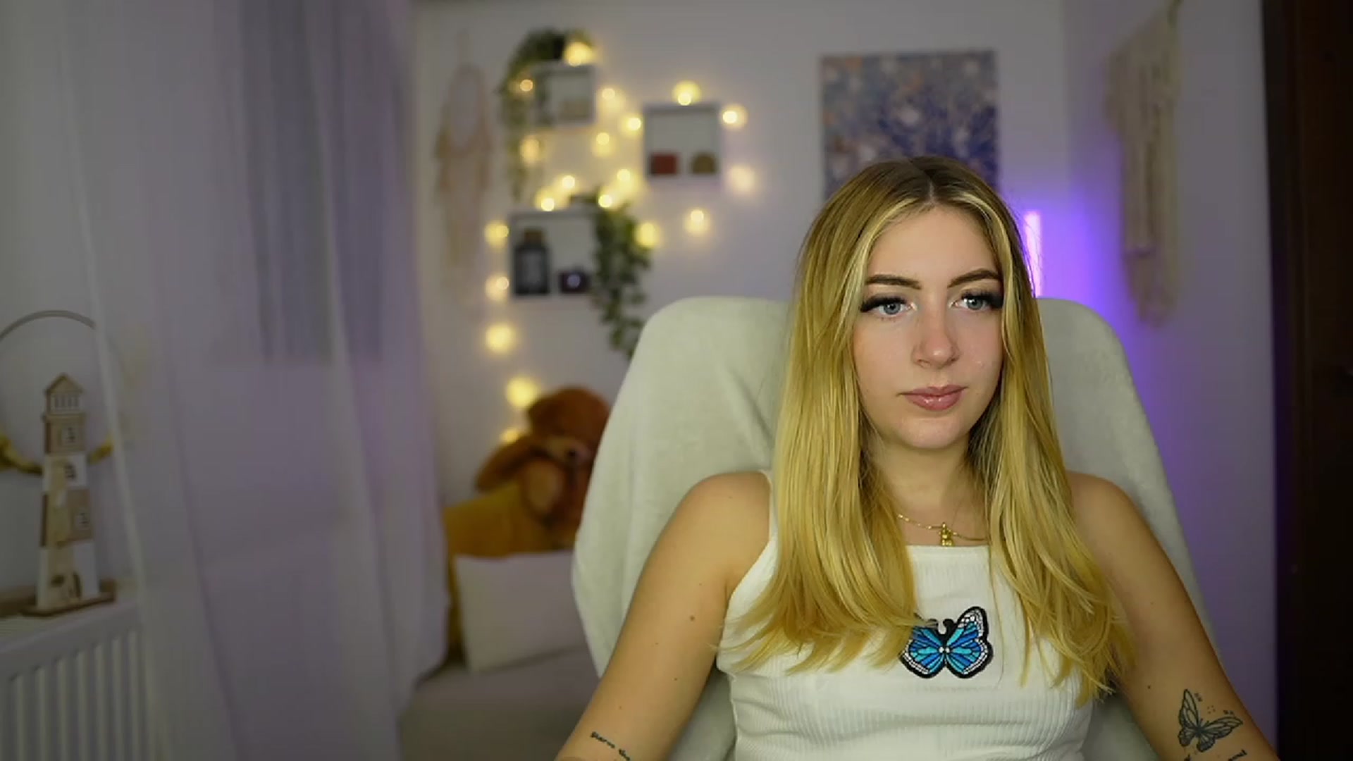 Gallery image thumbnail from Tina_Nappi18's myfreecams stream on, 10/24/2023, 14:18 image 14 of 20