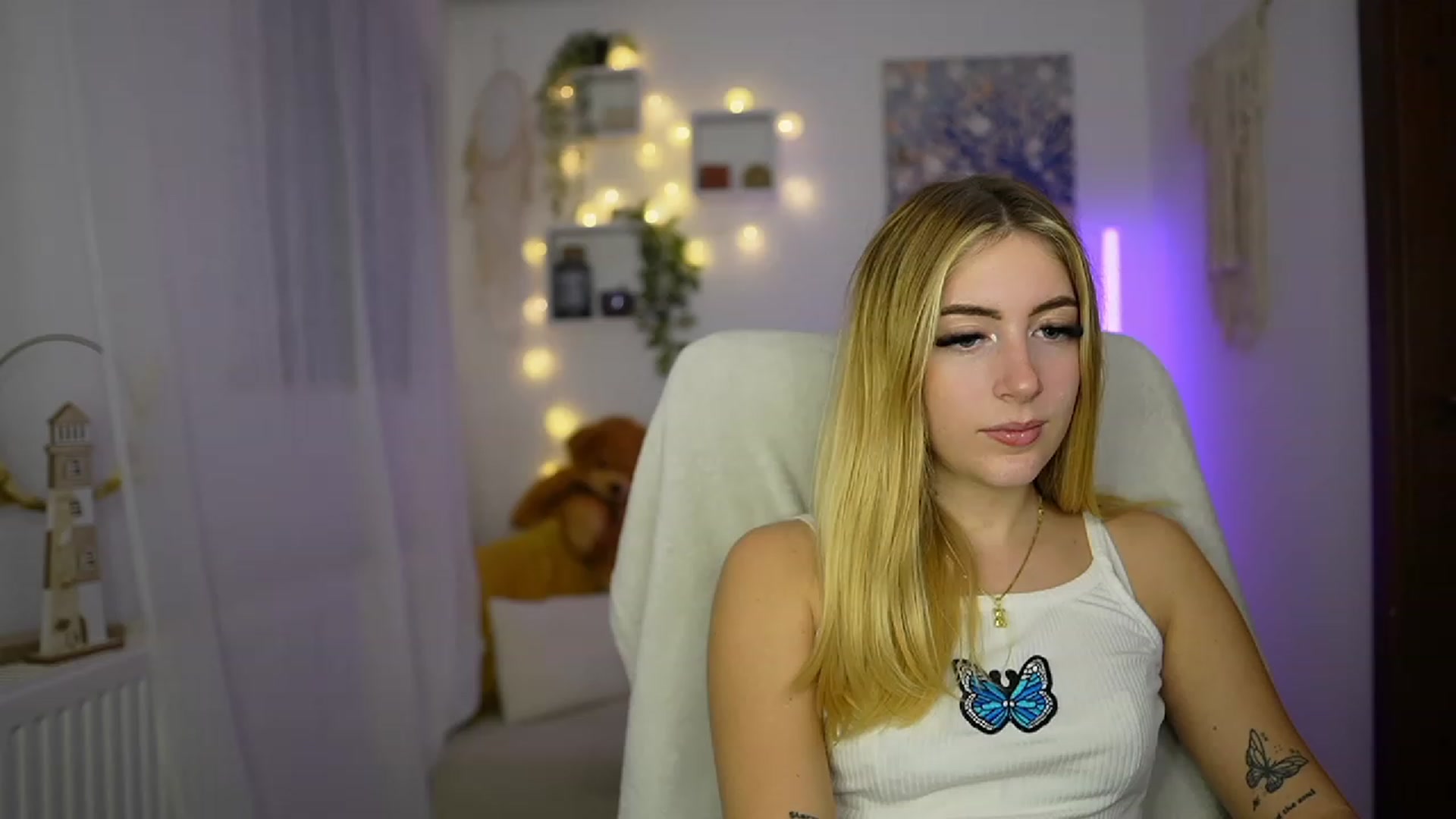 Gallery image thumbnail from Tina_Nappi18's myfreecams stream on, 10/24/2023, 14:18 image 3 of 20
