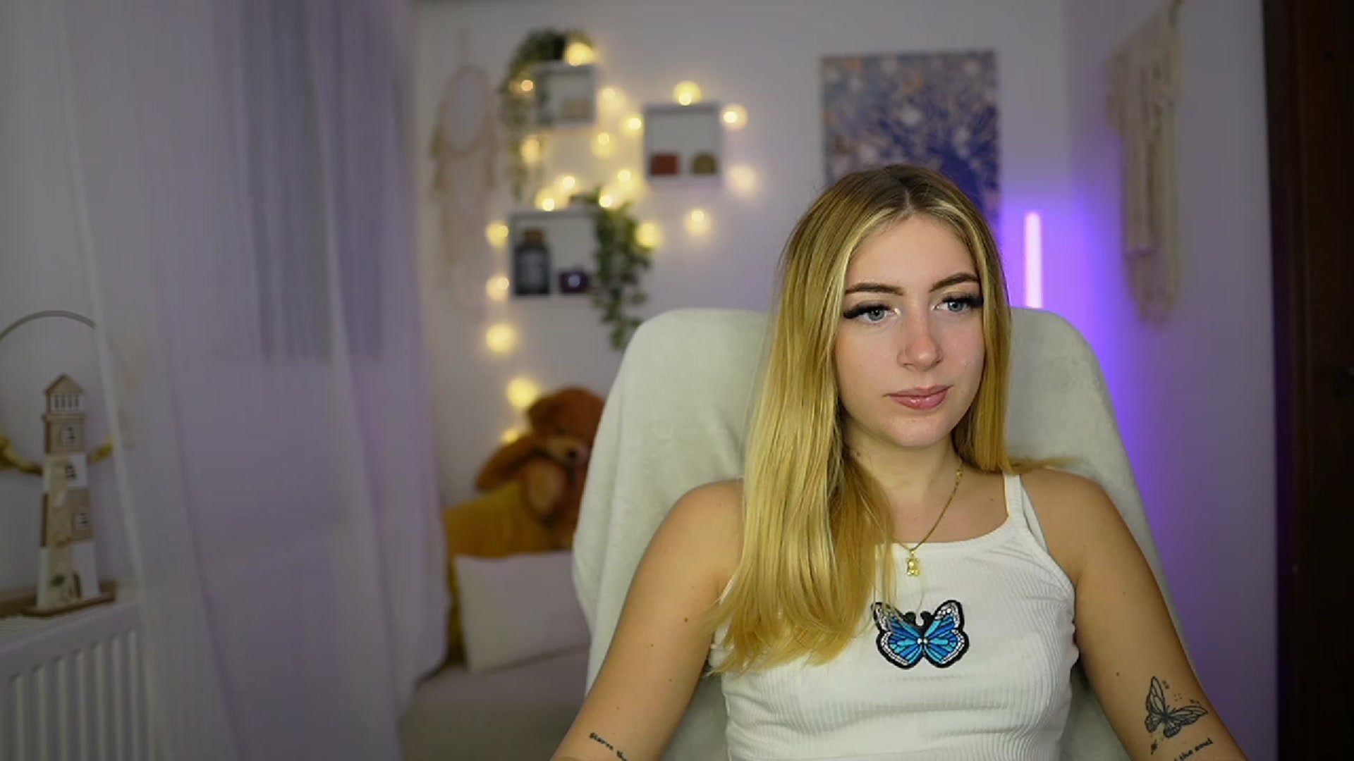Gallery image thumbnail from Tina_Nappi18's myfreecams stream on, 10/24/2023, 14:18 image 2 of 20