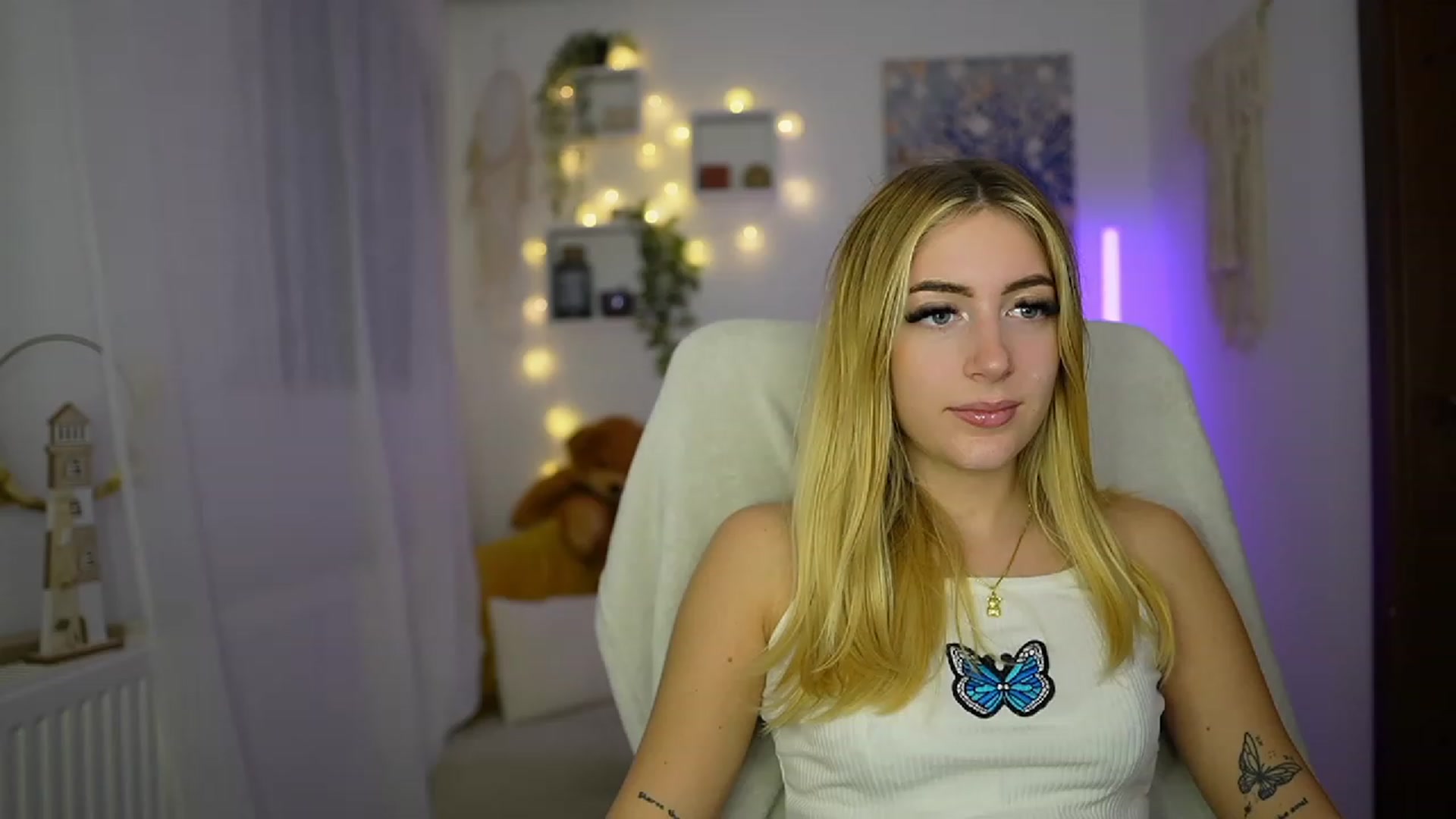 Gallery image thumbnail from Tina_Nappi18's myfreecams stream on, 10/24/2023, 14:18 image 6 of 20