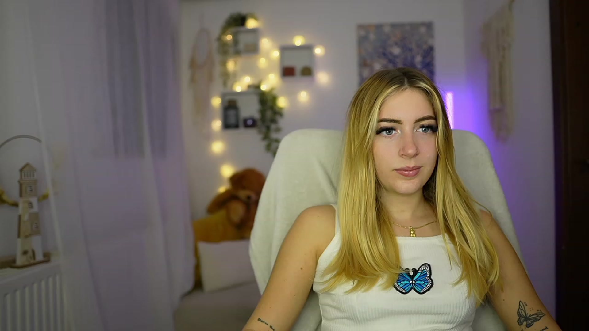 Gallery image thumbnail from Tina_Nappi18's myfreecams stream on, 10/24/2023, 14:18 image 13 of 20