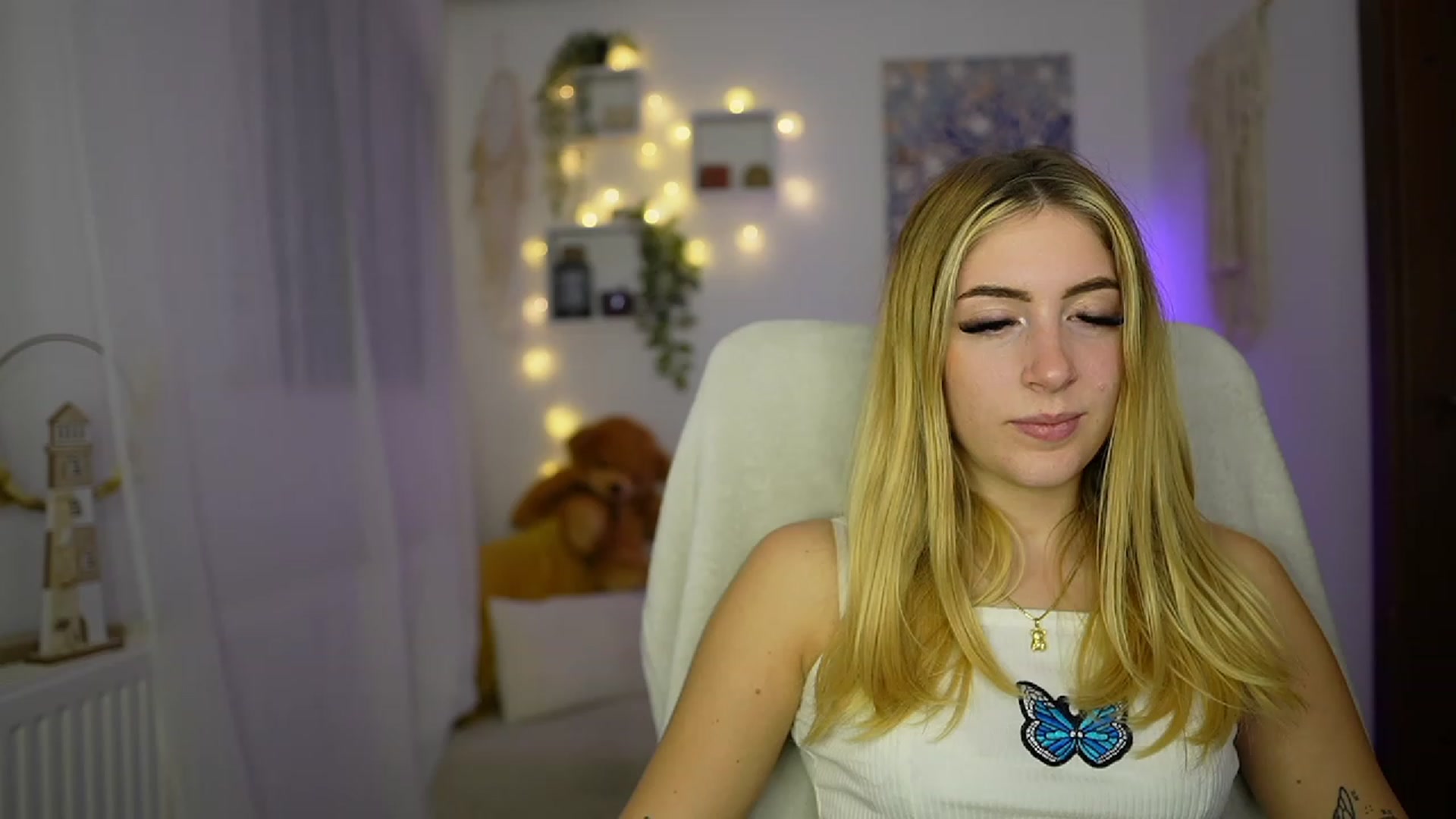 Gallery image thumbnail from Tina_Nappi18's myfreecams stream on, 10/24/2023, 15:15 image 7 of 20