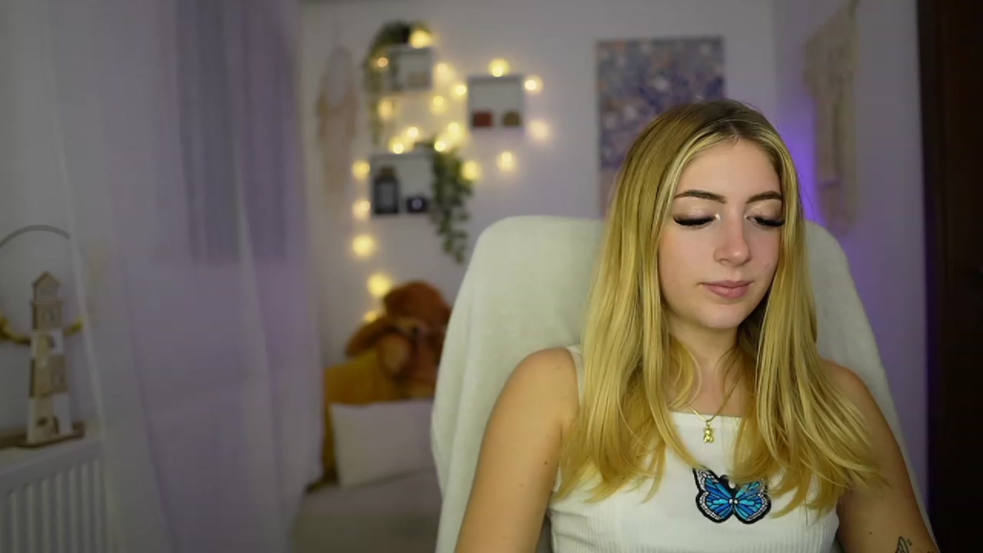 Gallery image thumbnail from Tina_Nappi18's myfreecams stream on, 10/24/2023, 15:15 image 6 of 20