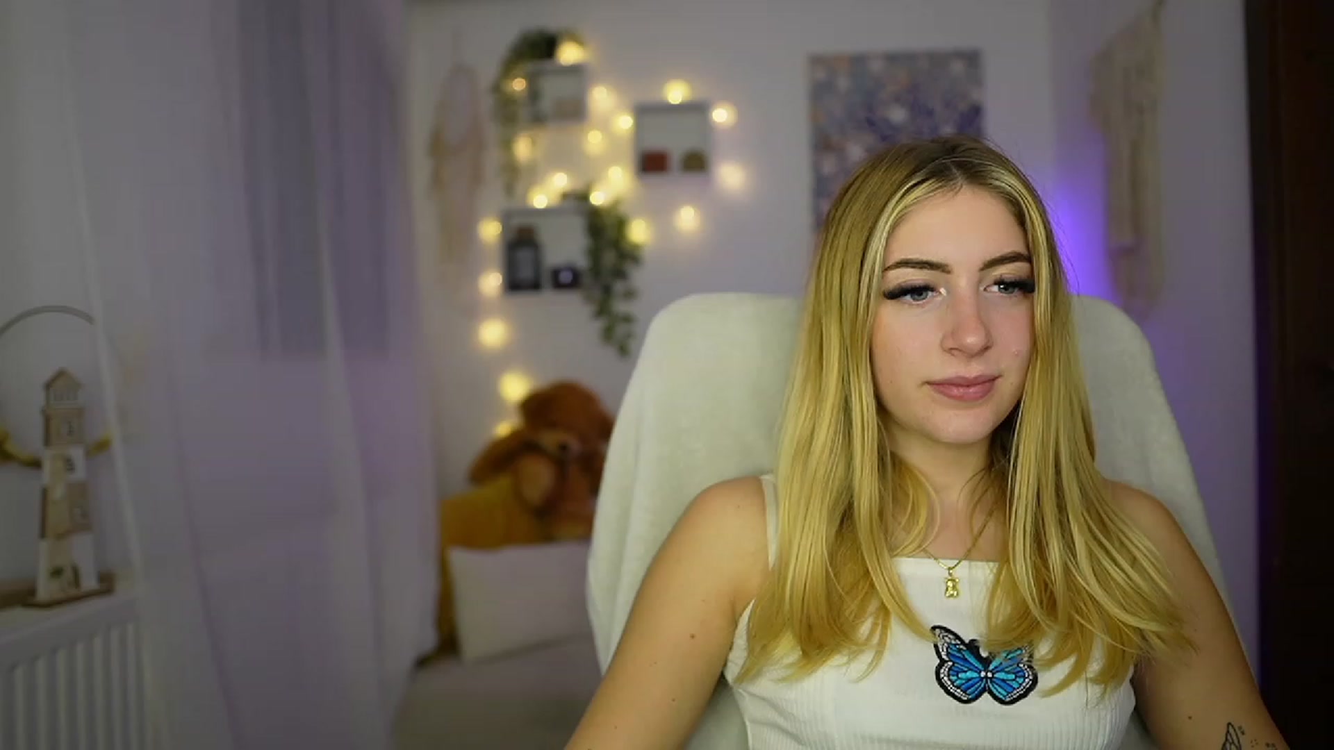 Gallery image thumbnail from Tina_Nappi18's myfreecams stream on, 10/24/2023, 15:15 image 8 of 20