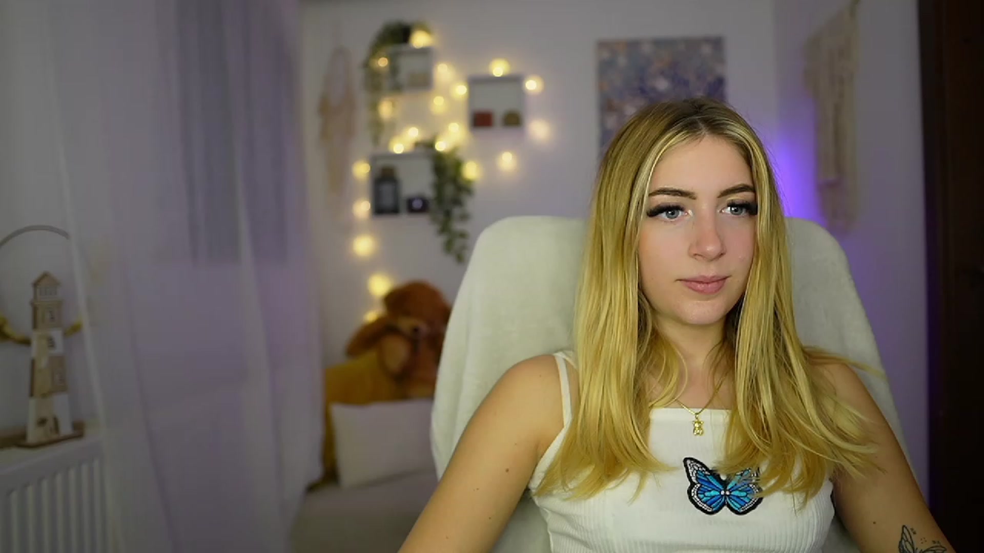 Gallery image thumbnail from Tina_Nappi18's myfreecams stream on, 10/24/2023, 15:15 image 2 of 20
