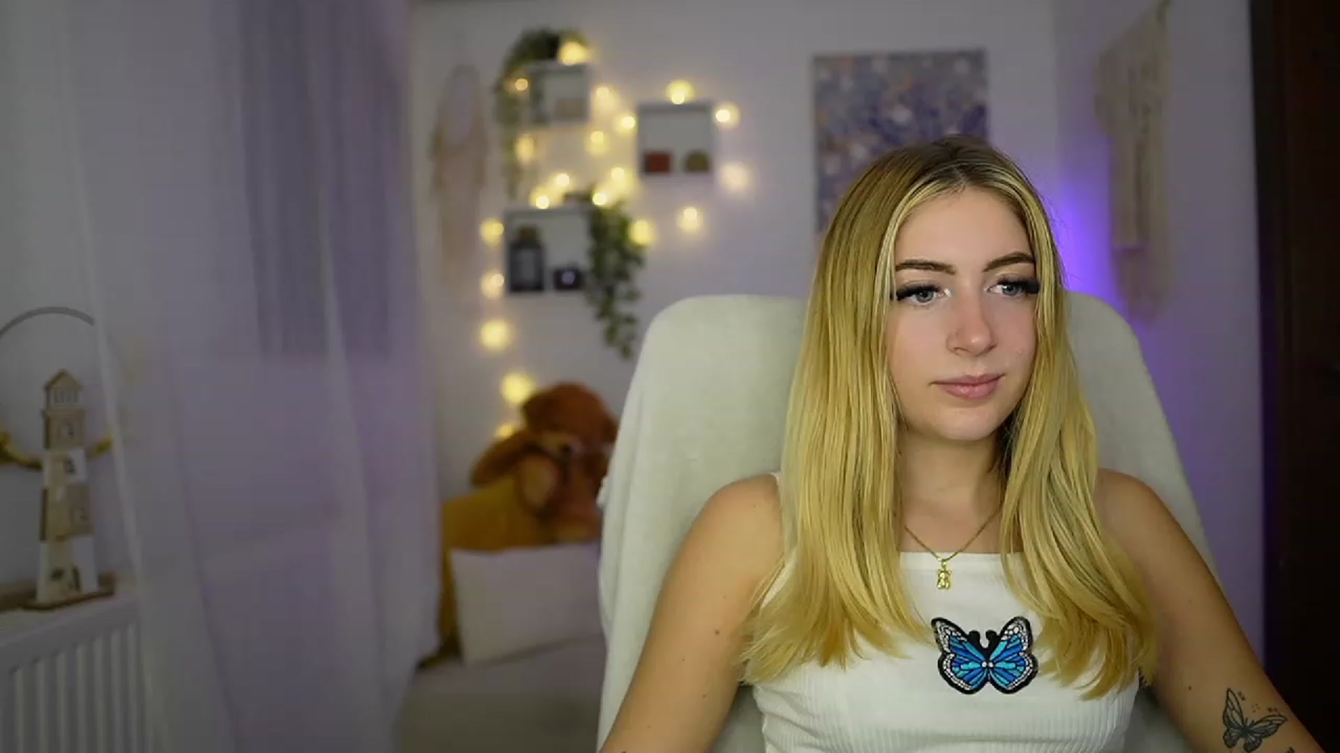 Gallery image thumbnail from Tina_Nappi18's myfreecams stream on, 10/24/2023, 15:15 image 13 of 20