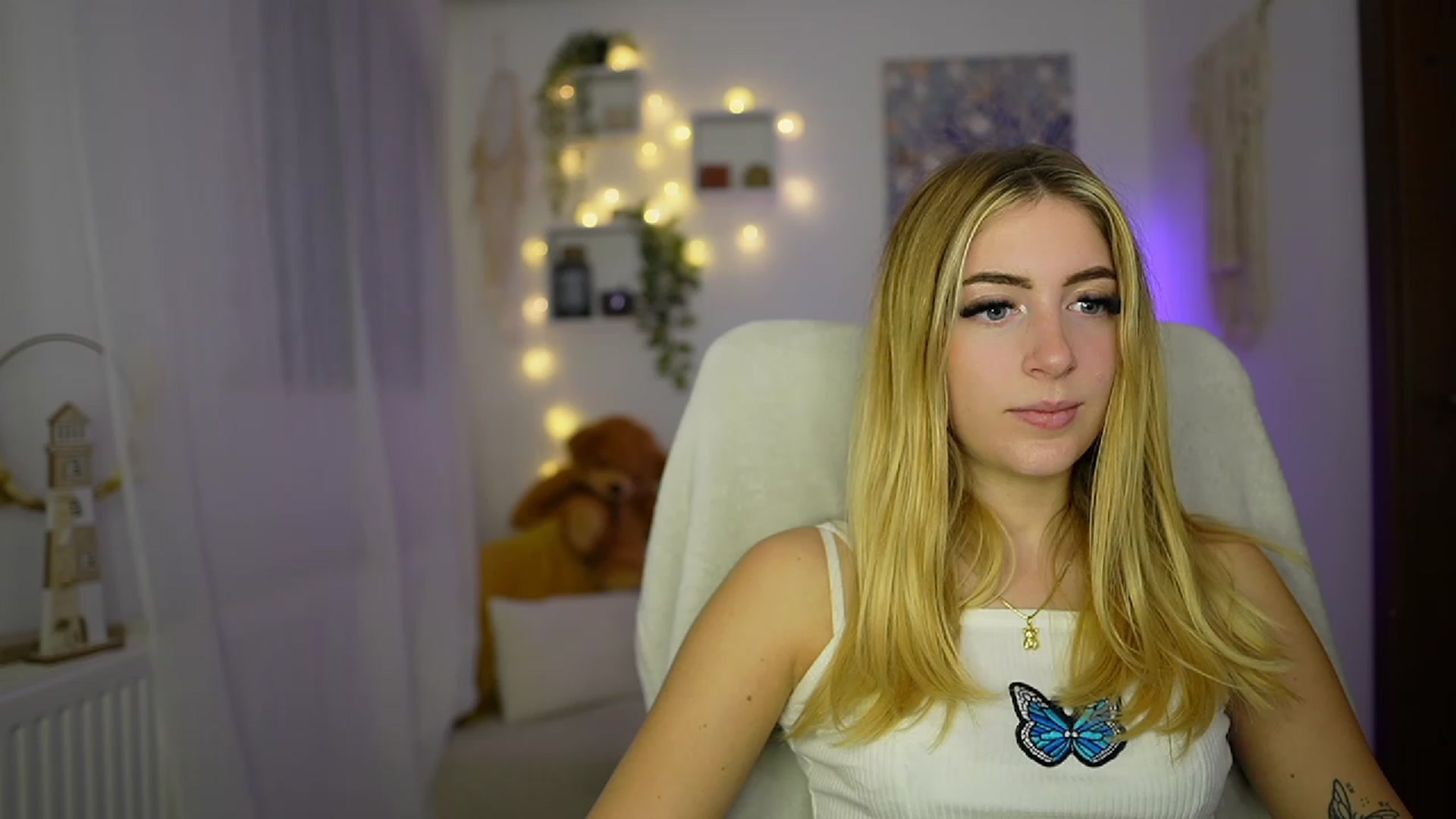 Gallery image thumbnail from Tina_Nappi18's myfreecams stream on, 10/24/2023, 15:15 image 3 of 20