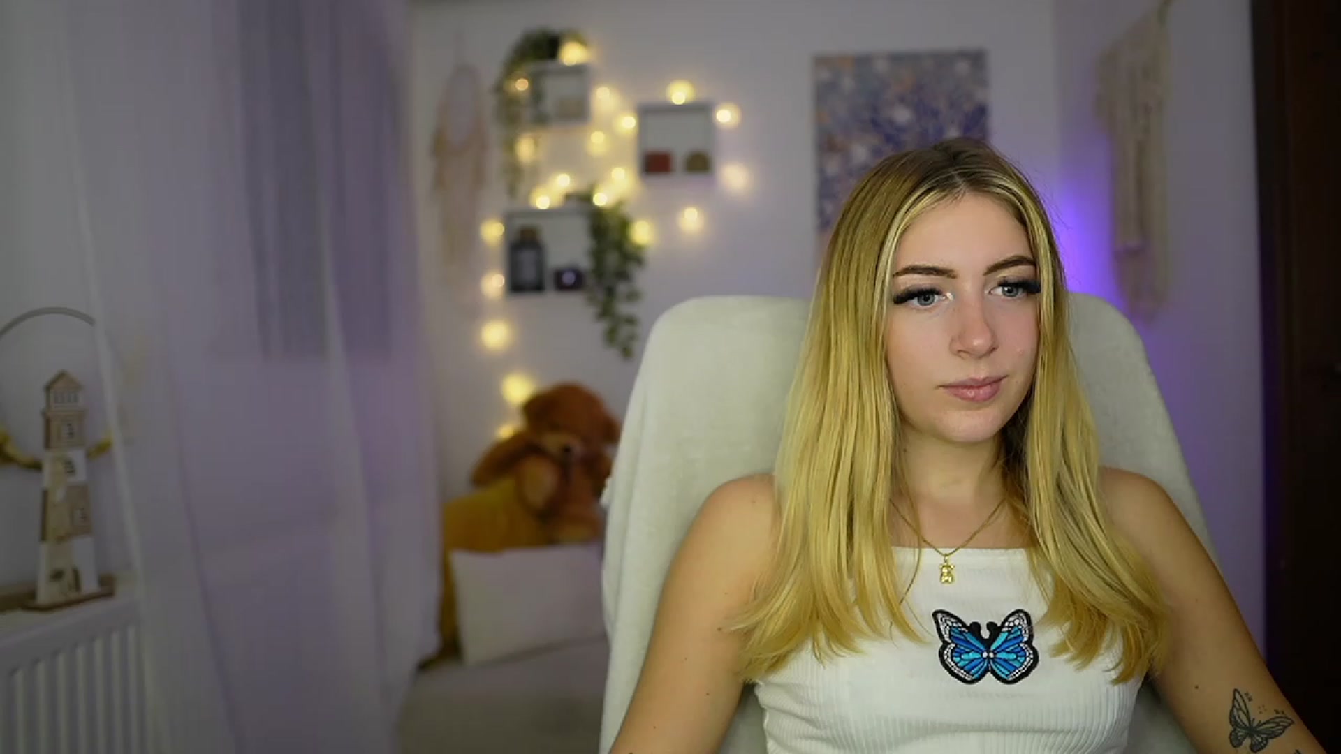 Gallery image thumbnail from Tina_Nappi18's myfreecams stream on, 10/24/2023, 15:15 image 18 of 20
