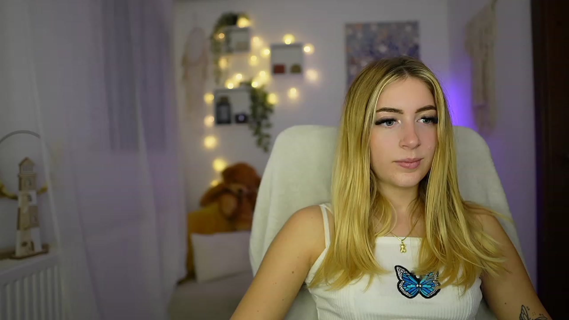 Gallery image thumbnail from Tina_Nappi18's myfreecams stream on, 10/24/2023, 15:15 image 4 of 20