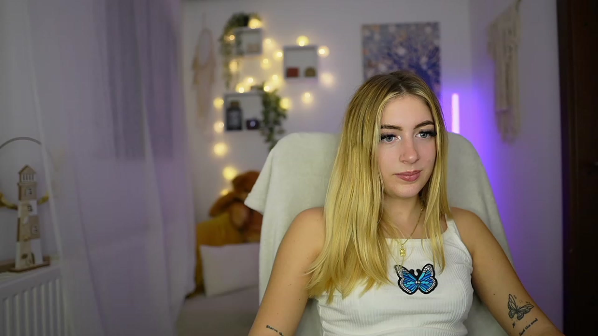 Gallery image thumbnail from Tina_Nappi18's myfreecams stream on, 10/24/2023, 17:22 image 10 of 20