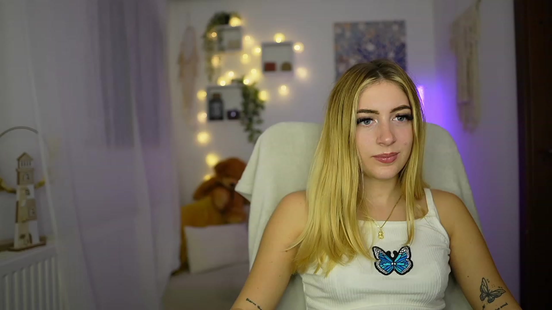 Gallery image thumbnail from Tina_Nappi18's myfreecams stream on, 10/24/2023, 17:22 image 8 of 20