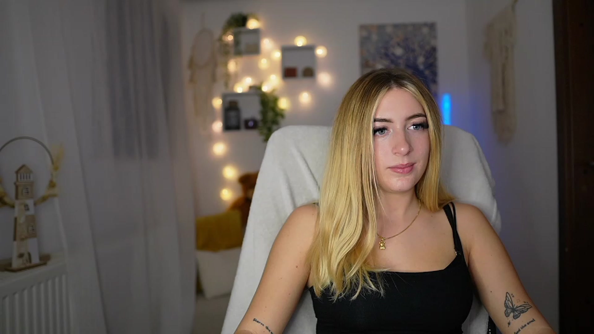 Gallery image thumbnail from Tina_Nappi18's myfreecams stream on, 10/25/2023, 17:47 image 20 of 20