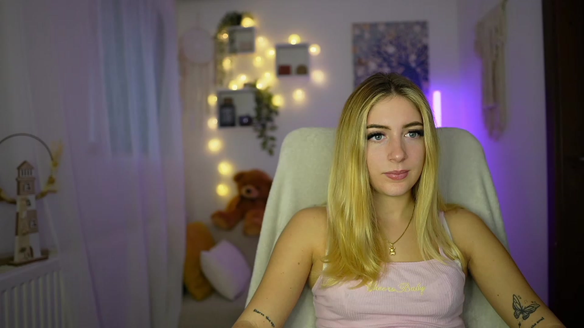 Gallery image thumbnail from Tina_Nappi18's myfreecams stream on, 10/26/2023, 14:49 image 9 of 20