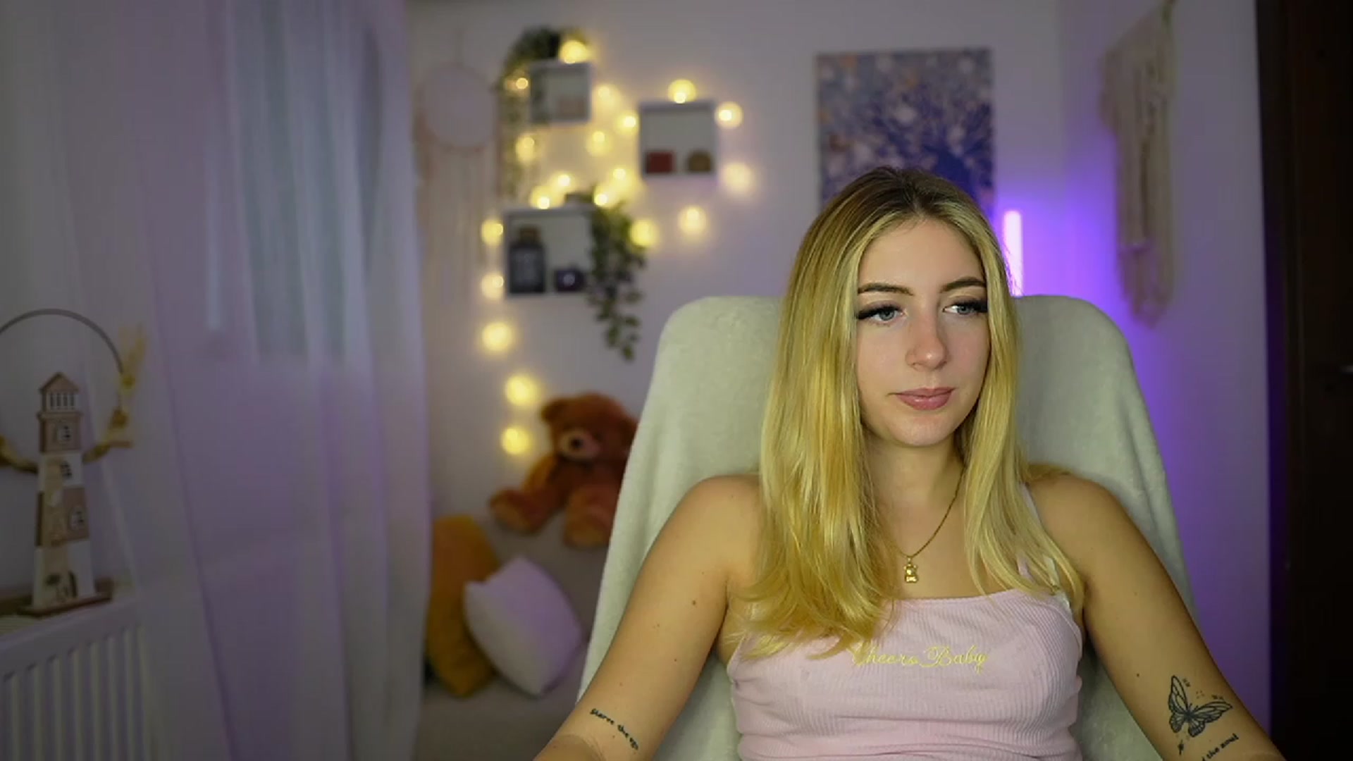 Gallery image thumbnail from Tina_Nappi18's myfreecams stream on, 10/26/2023, 14:49 image 7 of 20