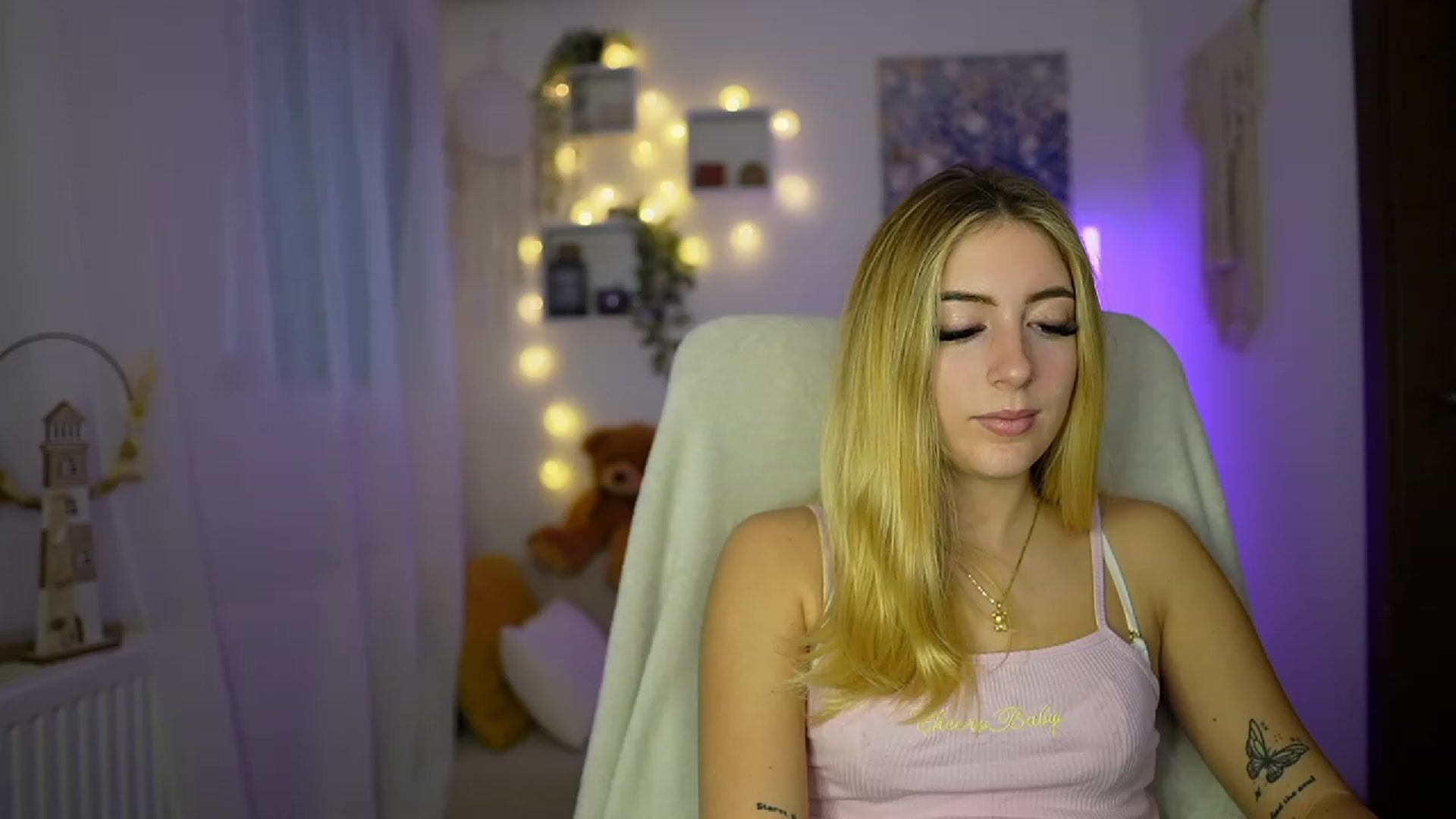 Gallery image thumbnail from Tina_Nappi18's myfreecams stream on, 10/26/2023, 14:49 image 13 of 20