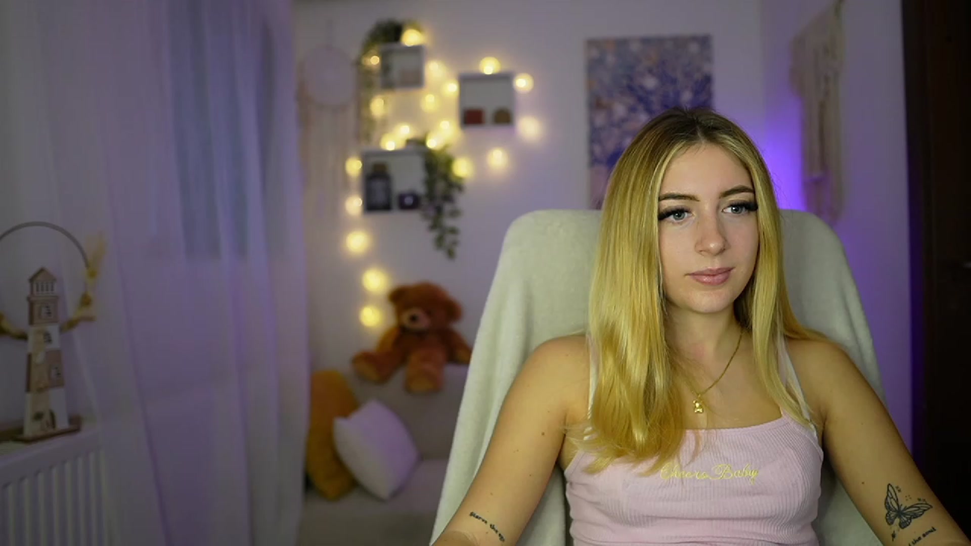 Gallery image thumbnail from Tina_Nappi18's myfreecams stream on, 10/26/2023, 14:49 image 18 of 20