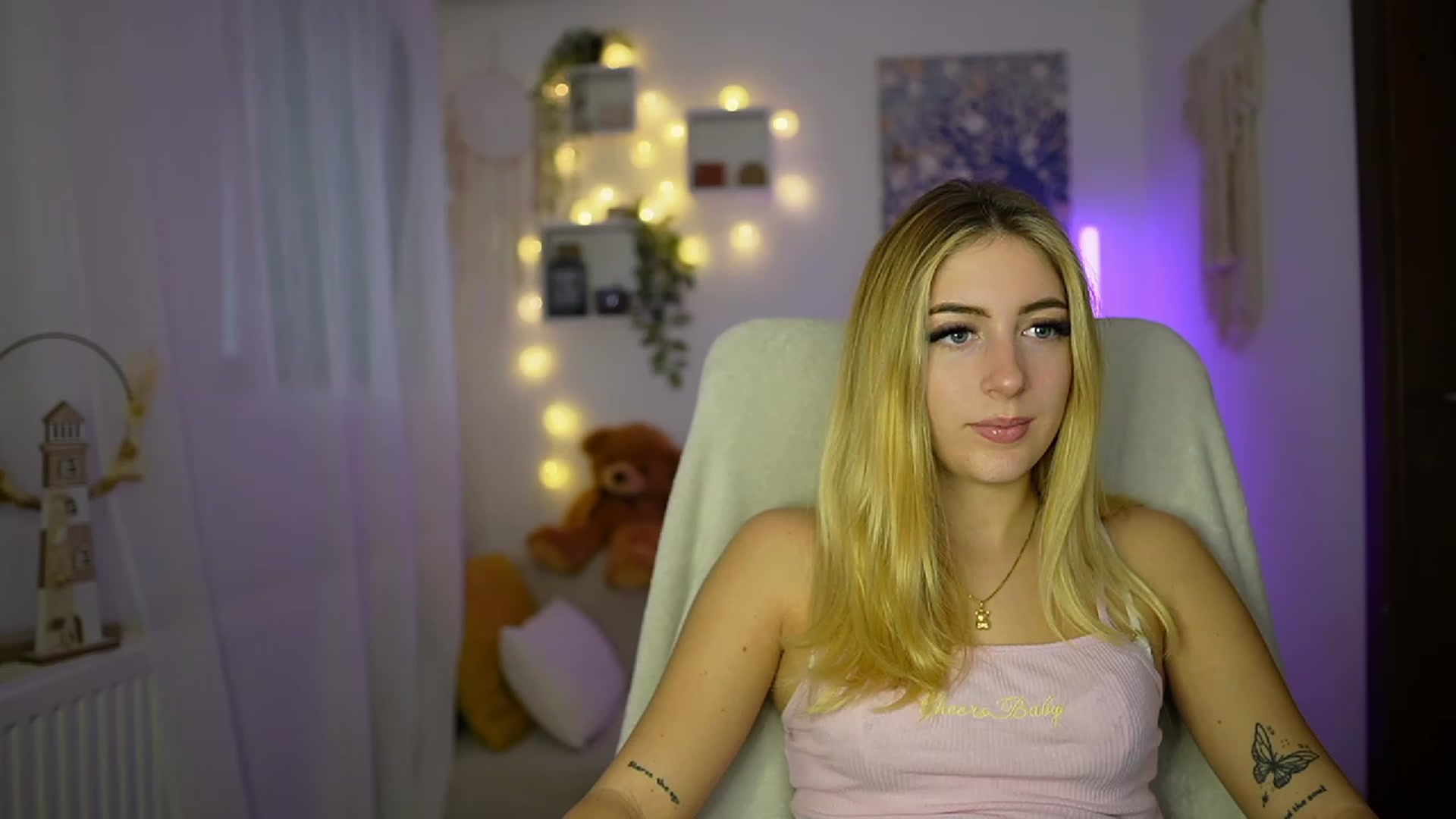 Gallery image thumbnail from Tina_Nappi18's myfreecams stream on, 10/26/2023, 14:49 image 6 of 20