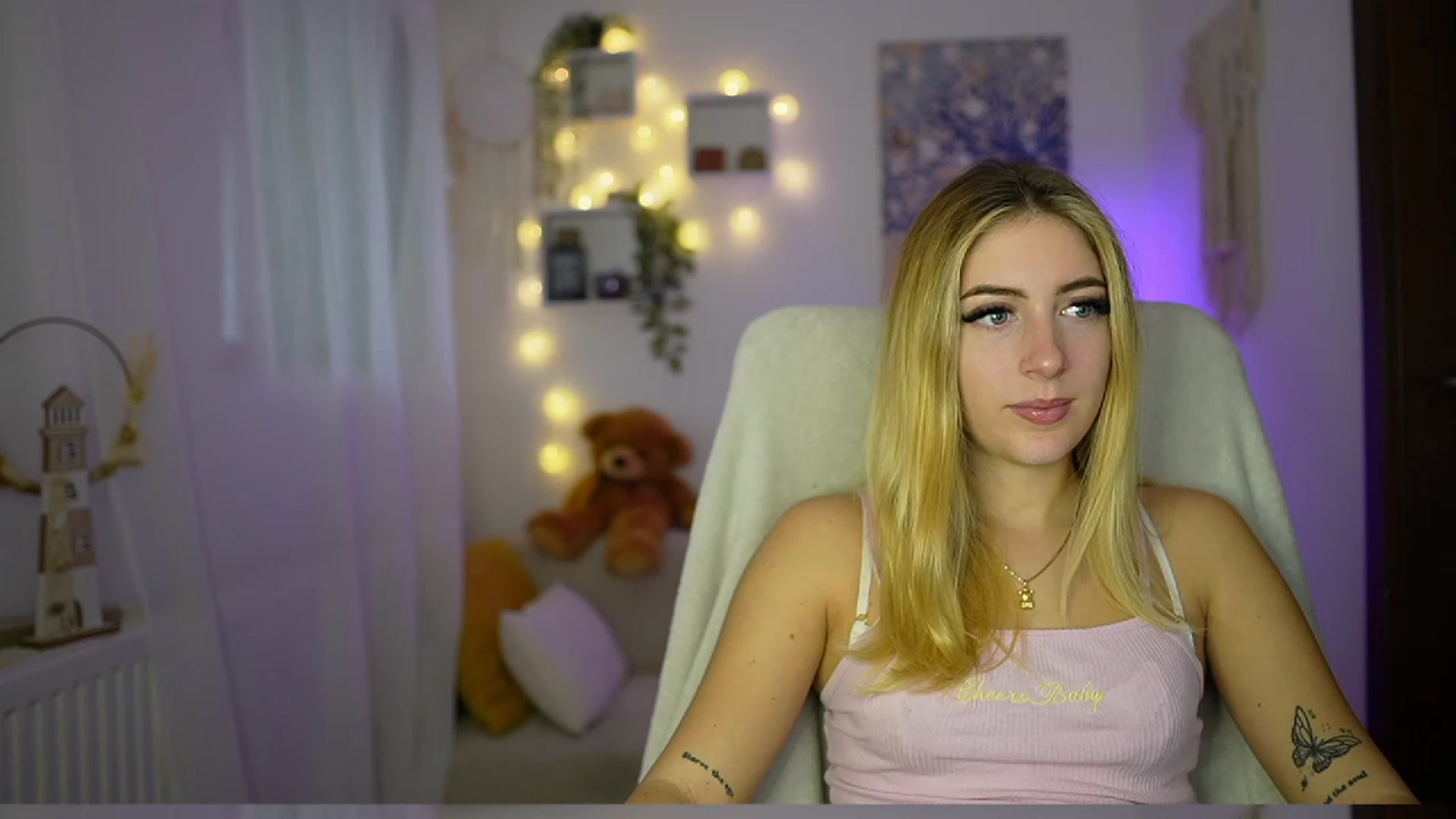 Gallery image thumbnail from Tina_Nappi18's myfreecams stream on, 10/26/2023, 14:49 image 4 of 20