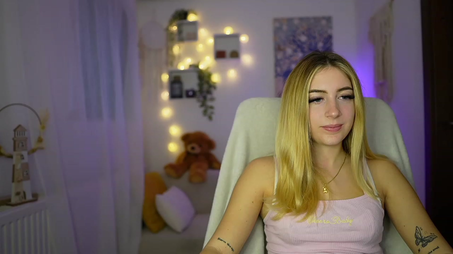 Gallery image thumbnail from Tina_Nappi18's myfreecams stream on, 10/26/2023, 14:49 image 19 of 20
