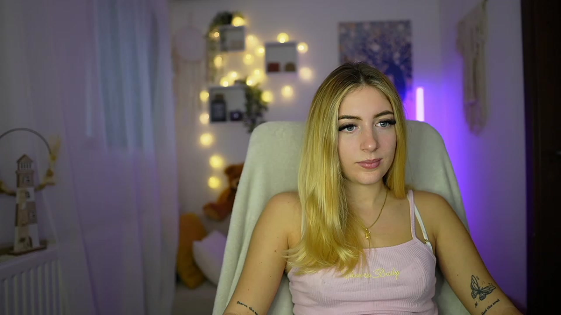 Gallery image thumbnail from Tina_Nappi18's myfreecams stream on, 10/26/2023, 14:49 image 11 of 20