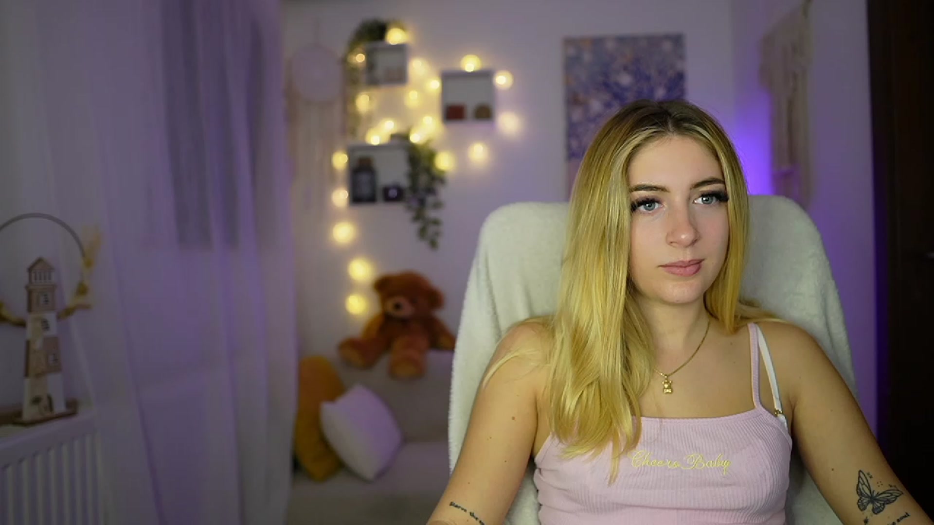 Gallery image thumbnail from Tina_Nappi18's myfreecams stream on, 10/26/2023, 16:58 image 7 of 20