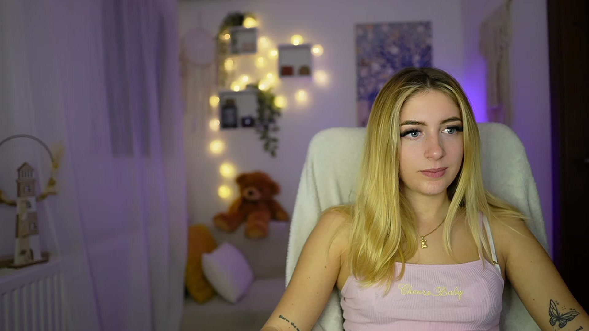 Gallery image thumbnail from Tina_Nappi18's myfreecams stream on, 10/26/2023, 16:58 image 16 of 20