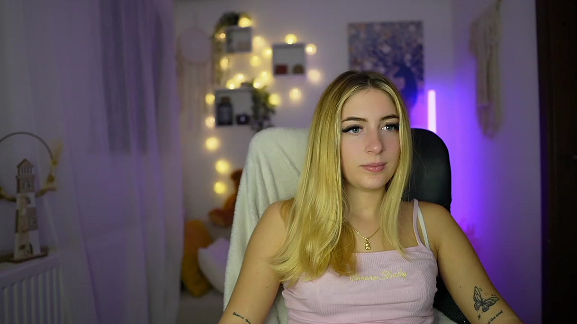 Gallery image thumbnail from Tina_Nappi18's myfreecams stream on, 10/26/2023, 17:32 image 5 of 20