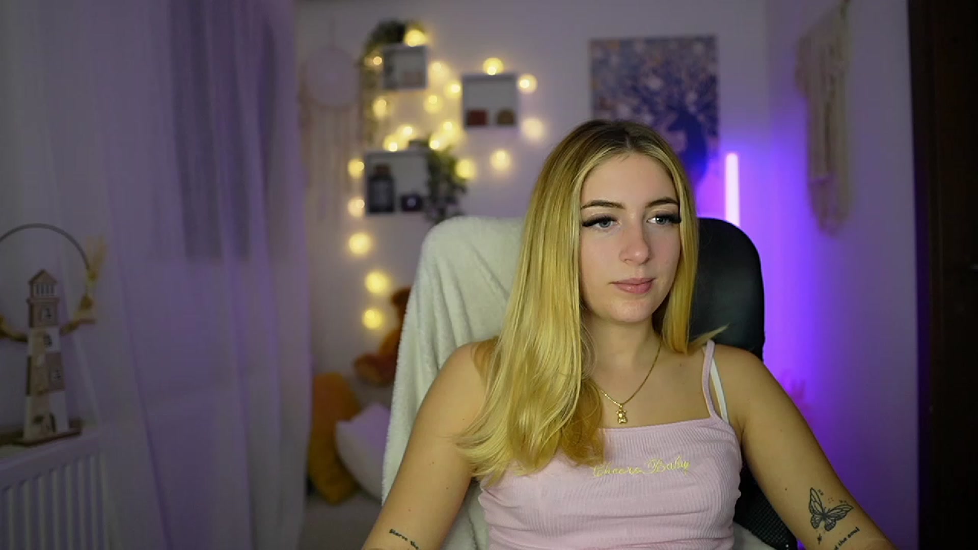 Gallery image thumbnail from Tina_Nappi18's myfreecams stream on, 10/26/2023, 17:32 image 6 of 20