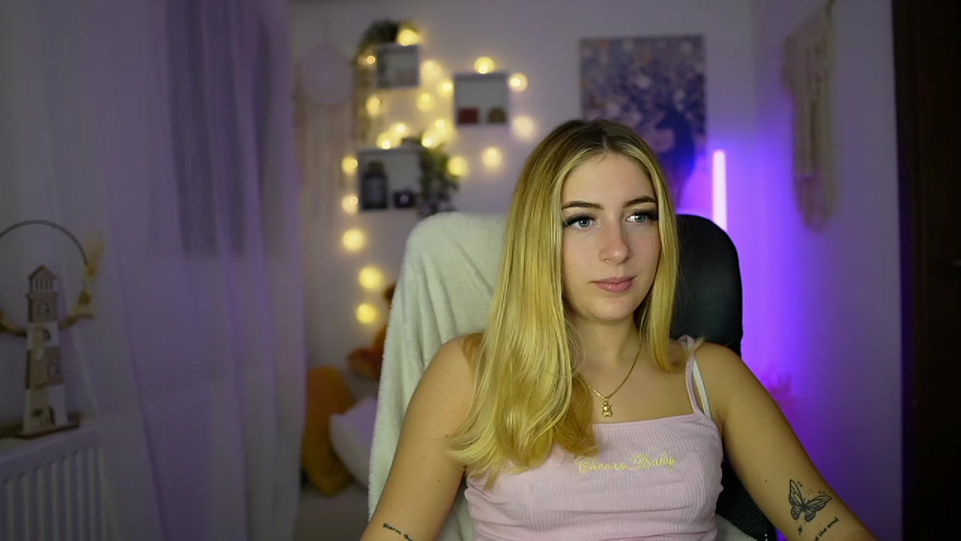 Gallery image thumbnail from Tina_Nappi18's myfreecams stream on, 10/26/2023, 17:32 image 18 of 20