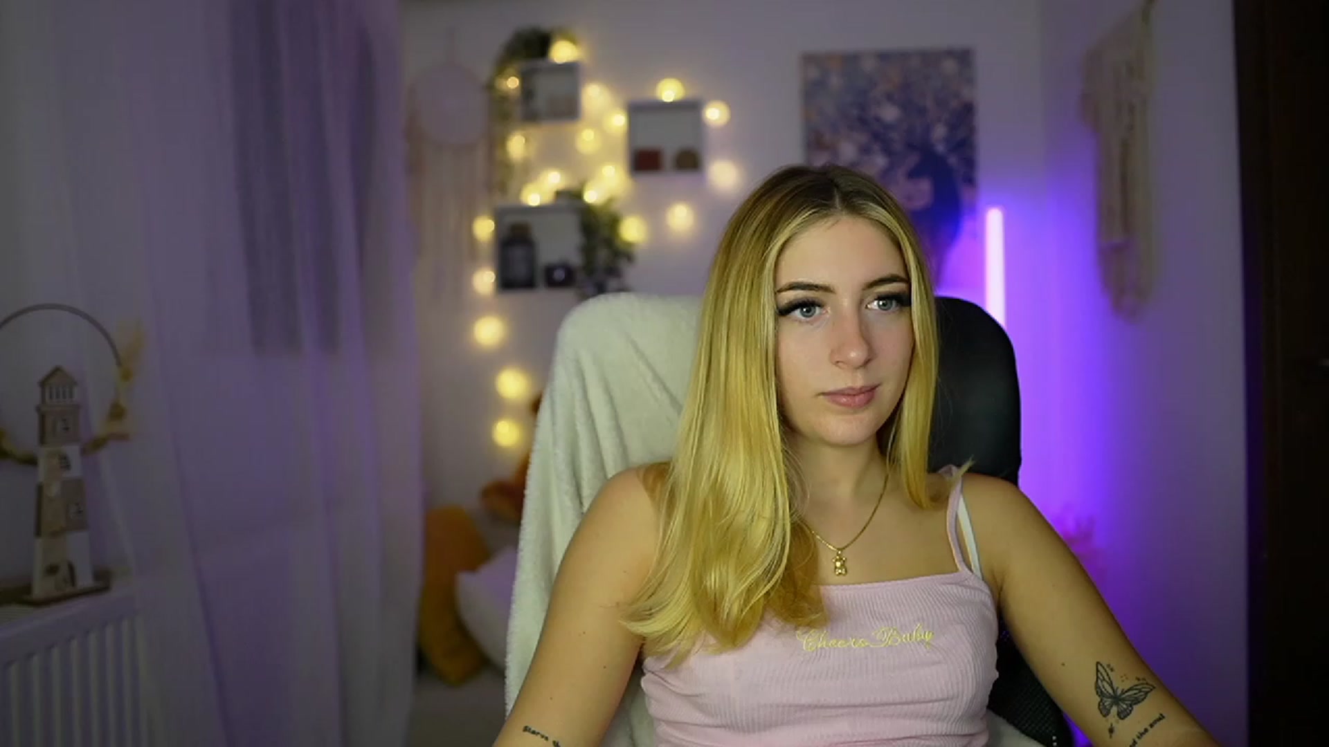 Gallery image thumbnail from Tina_Nappi18's myfreecams stream on, 10/26/2023, 17:32 image 15 of 20