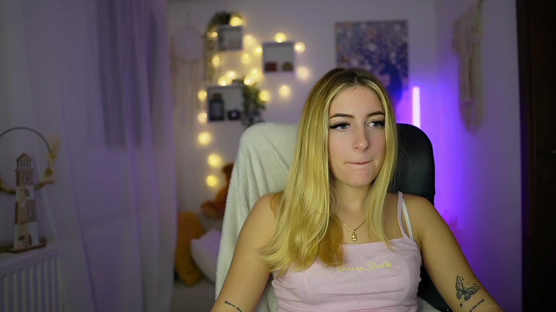 Gallery image thumbnail from Tina_Nappi18's myfreecams stream on, 10/26/2023, 17:32 image 4 of 20
