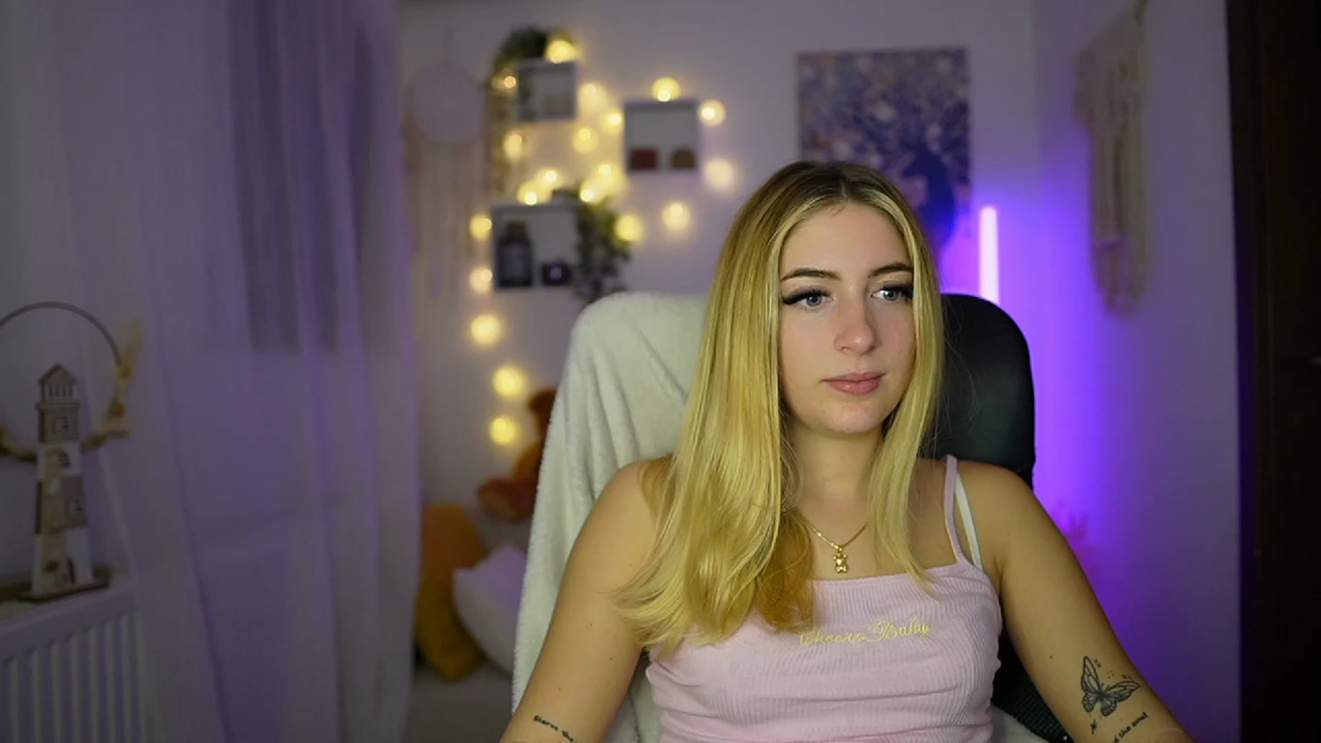 Gallery image thumbnail from Tina_Nappi18's myfreecams stream on, 10/26/2023, 17:32 image 3 of 20