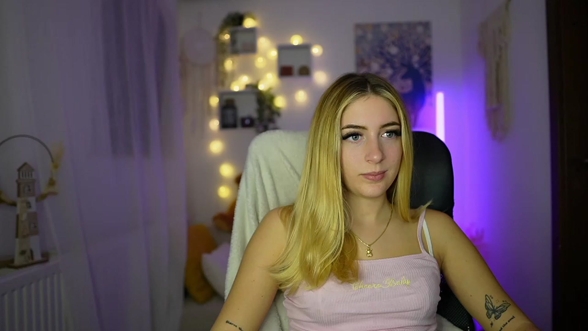 Gallery image thumbnail from Tina_Nappi18's myfreecams stream on, 10/26/2023, 17:32 image 14 of 20
