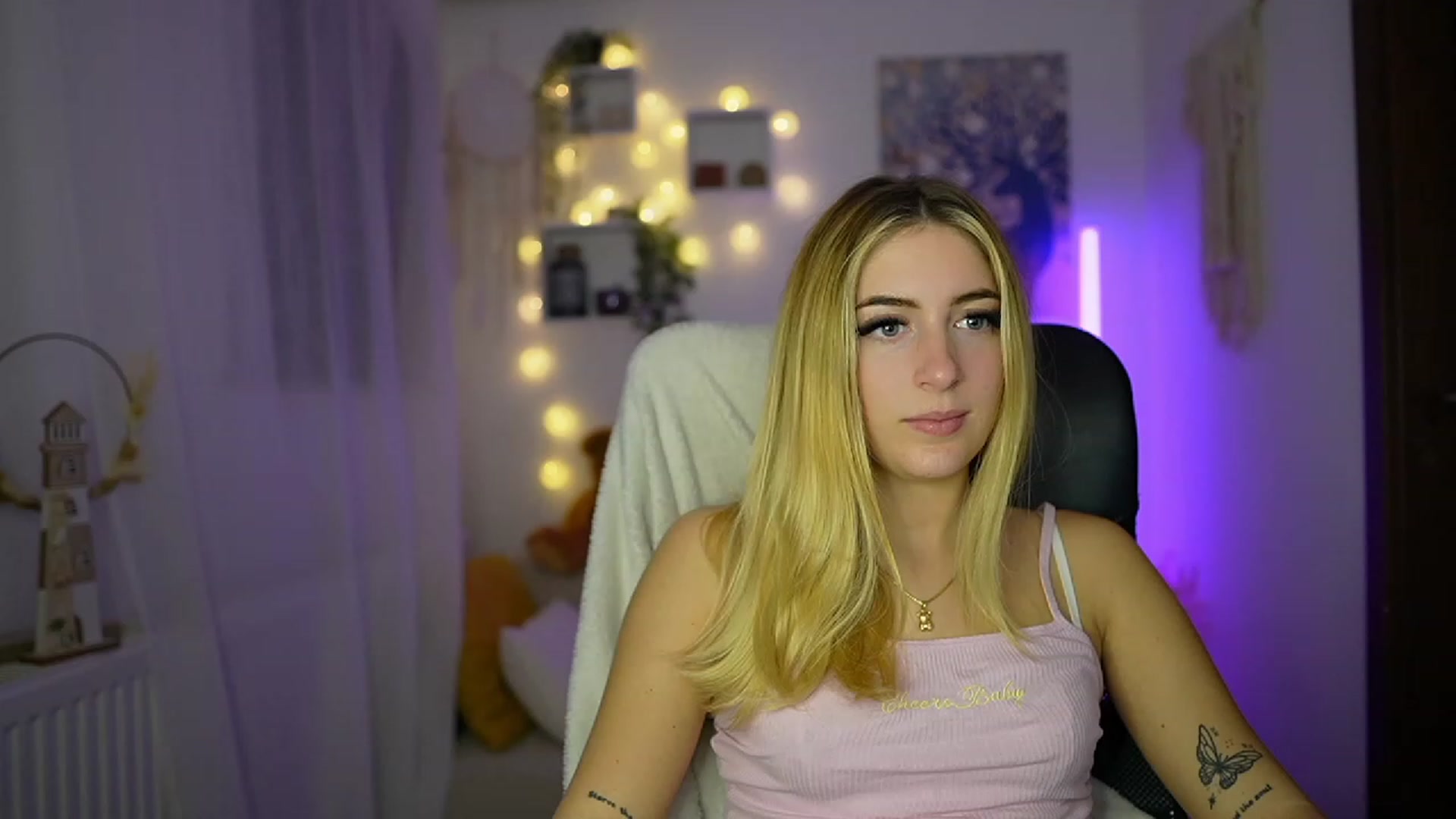 Gallery image thumbnail from Tina_Nappi18's myfreecams stream on, 10/26/2023, 17:32 image 2 of 20