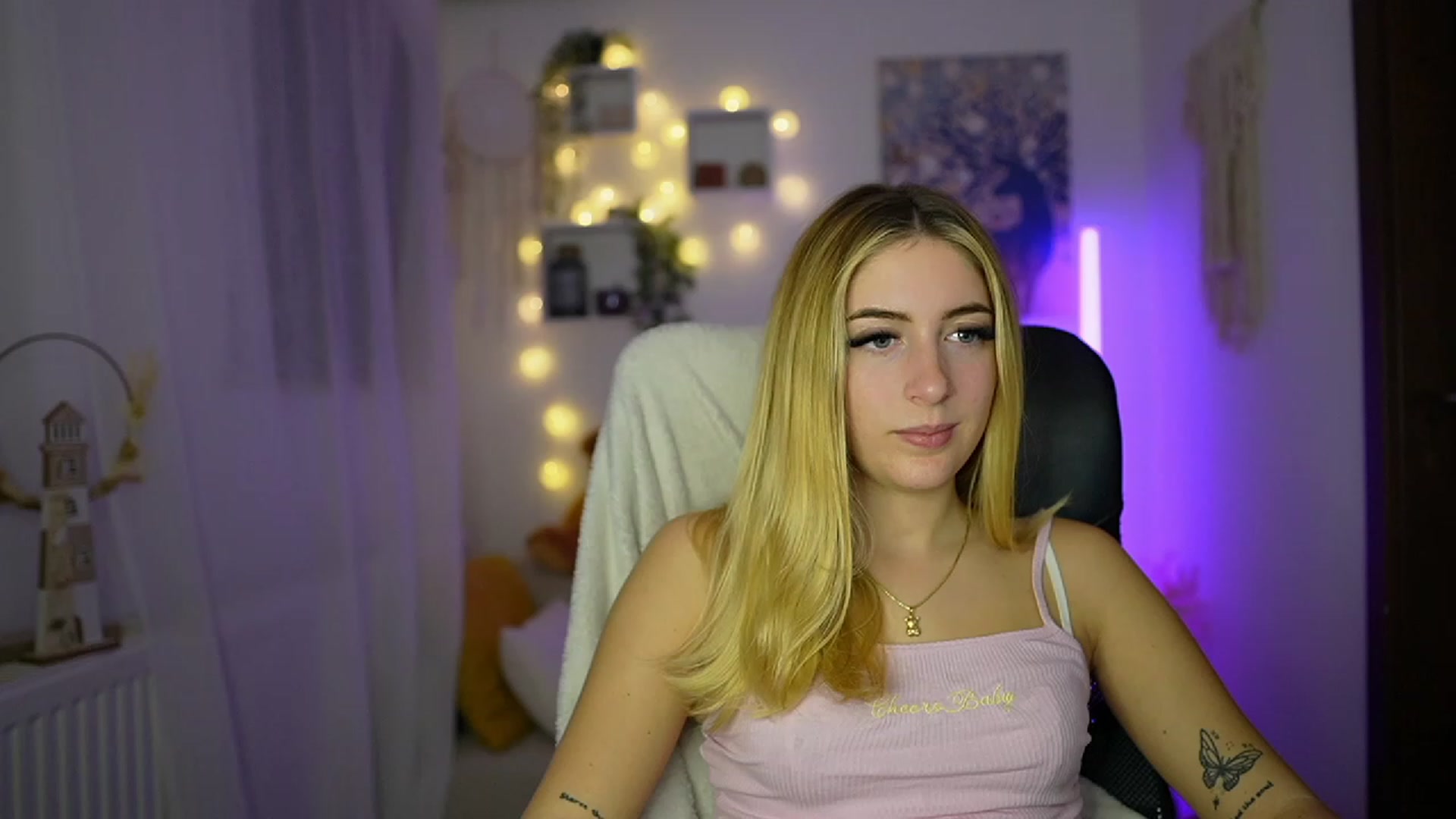 Gallery image thumbnail from Tina_Nappi18's myfreecams stream on, 10/26/2023, 17:32 image 13 of 20
