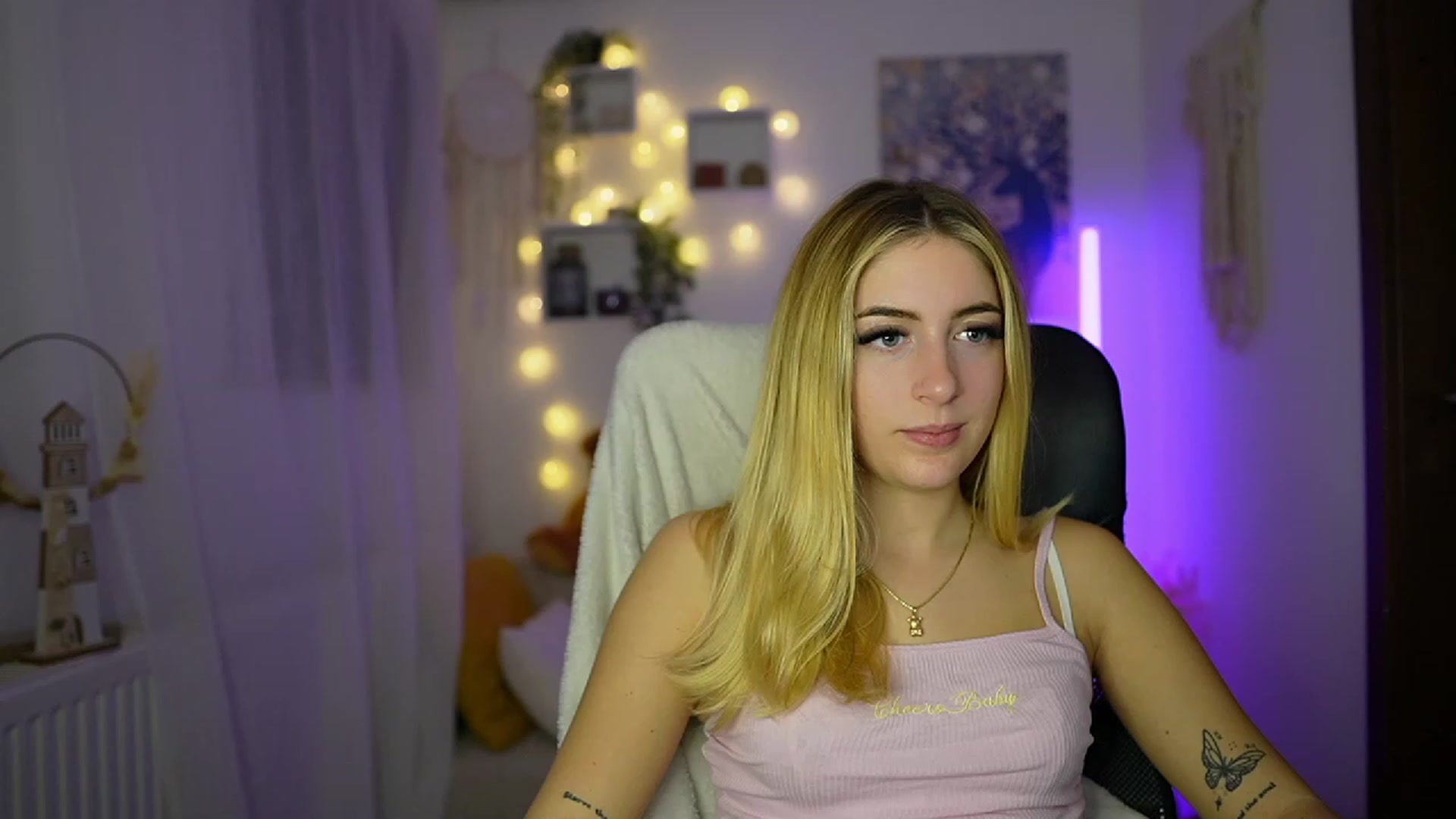 Gallery image thumbnail from Tina_Nappi18's myfreecams stream on, 10/26/2023, 17:32 image 12 of 20