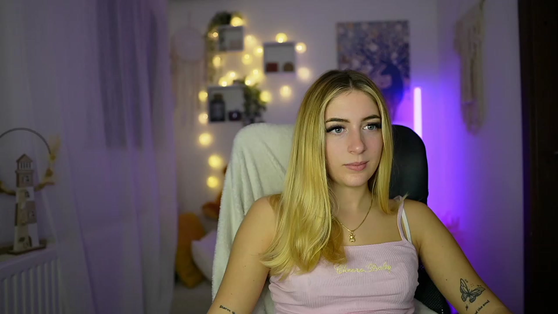 Gallery image thumbnail from Tina_Nappi18's myfreecams stream on, 10/26/2023, 17:32 image 17 of 20